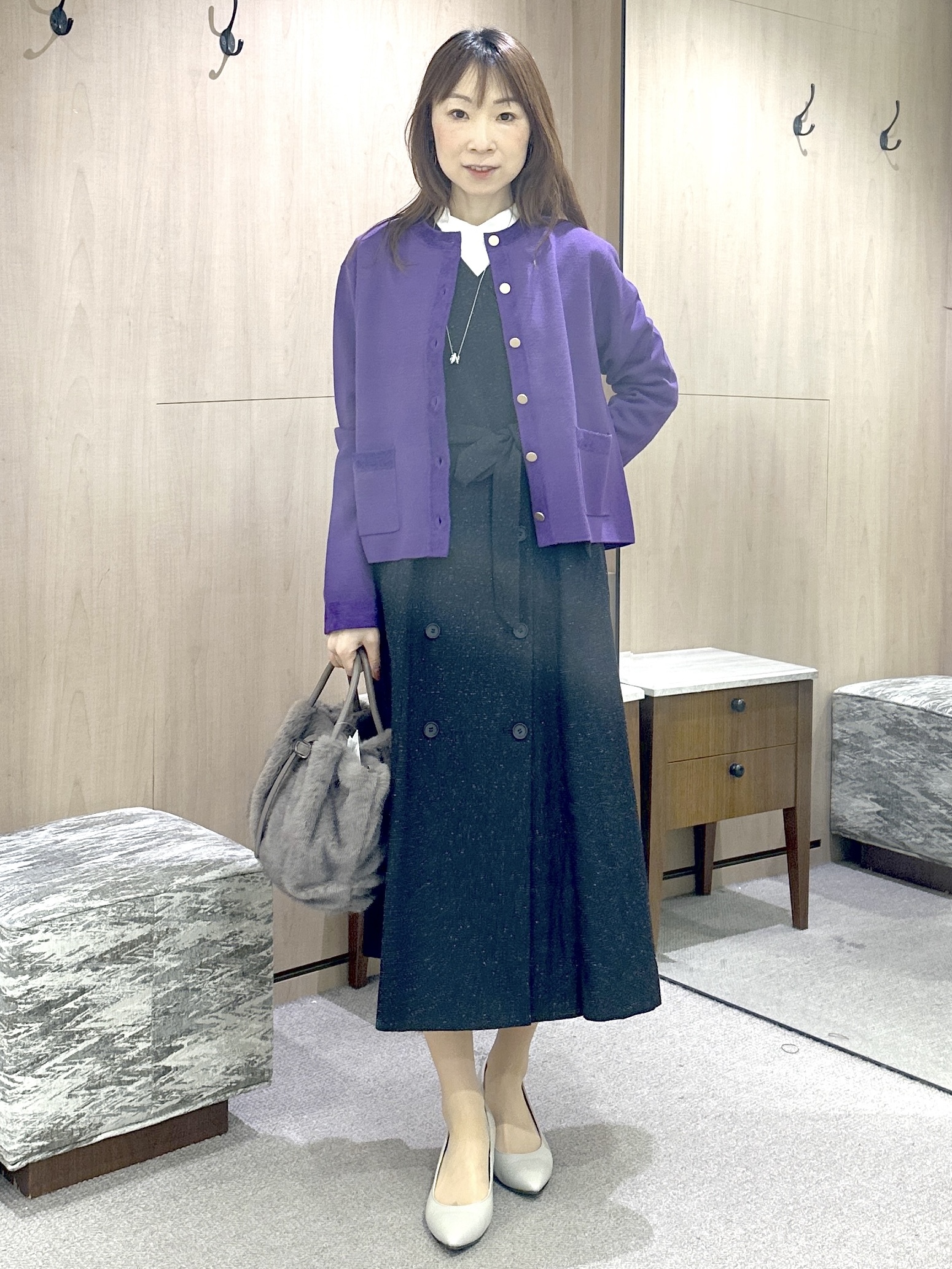 Miwaさんの「UNTITLED｜【きれいめ/お仕事着】サテンドレープブラウス」を使ったコーディネート