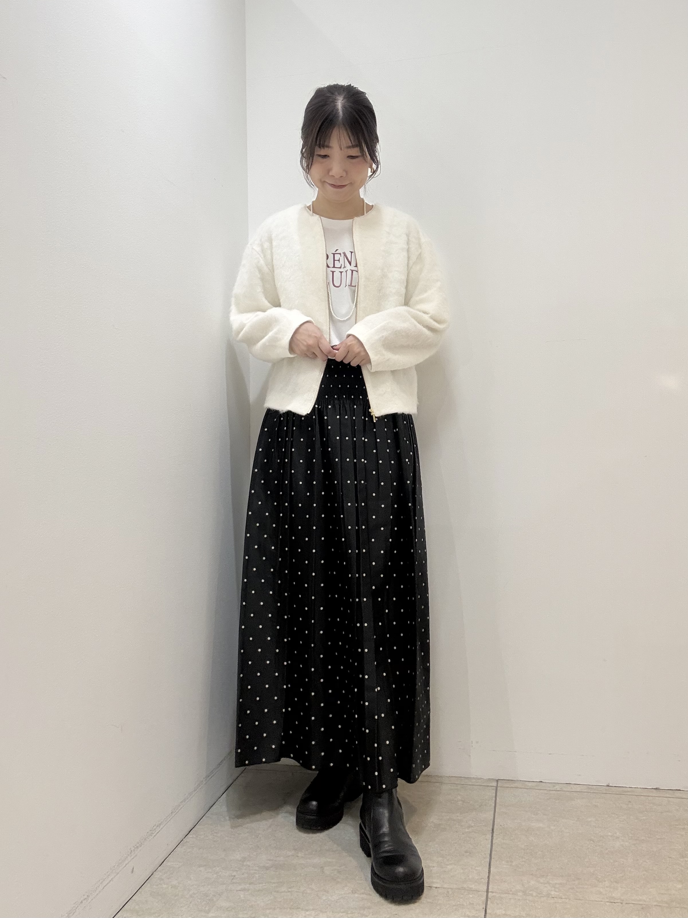 かなえさんの「UNTITLED｜【軽アウター/秋羽織り】シャギージップカーデ」を使ったコーディネート