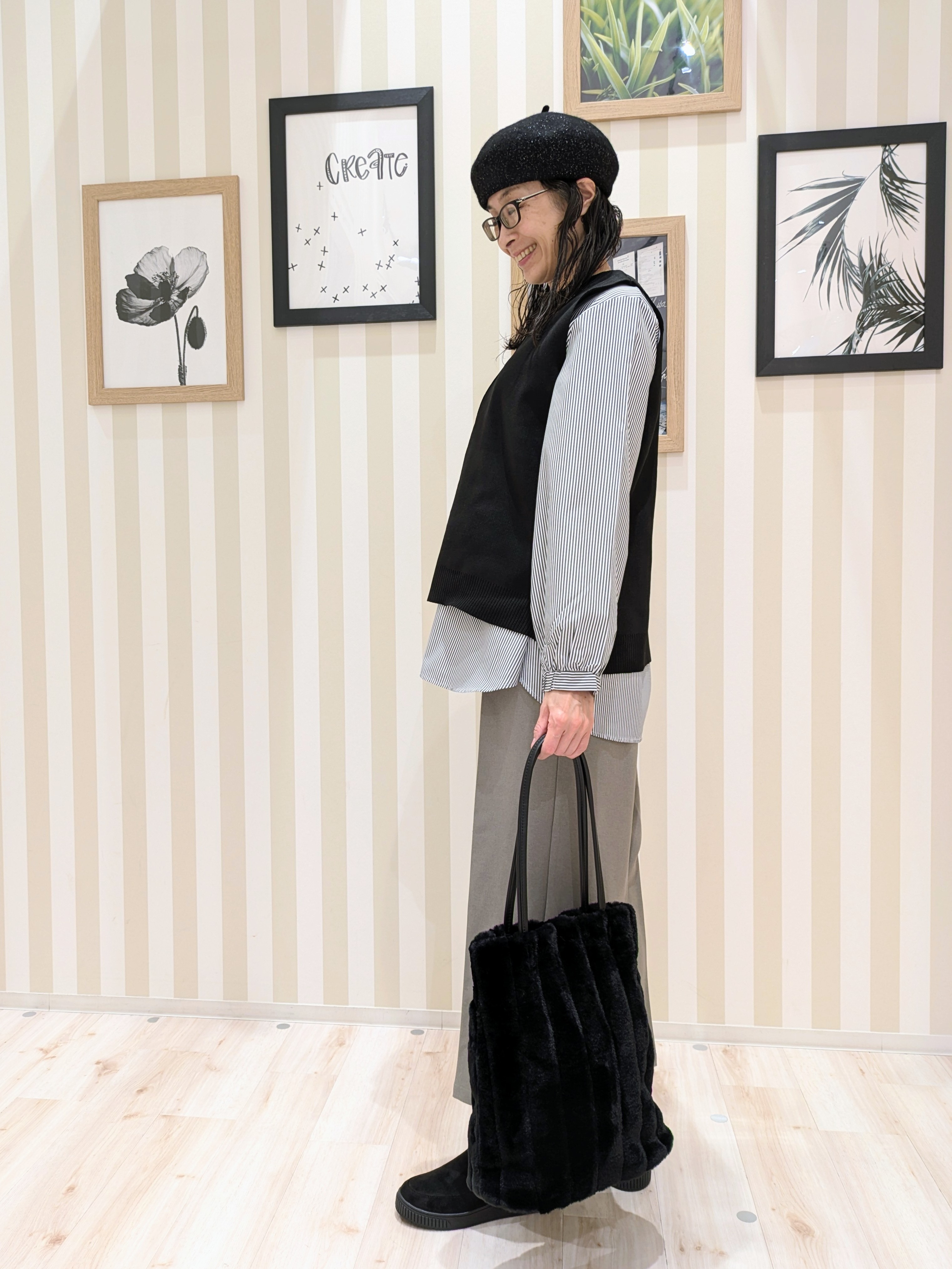 Mikiさんの「SHOO･LA･RUE｜【2点セット/S-LL】着回し自在 スポンディッシュニットベスト＆フレアシャツ」を使ったコーディネート