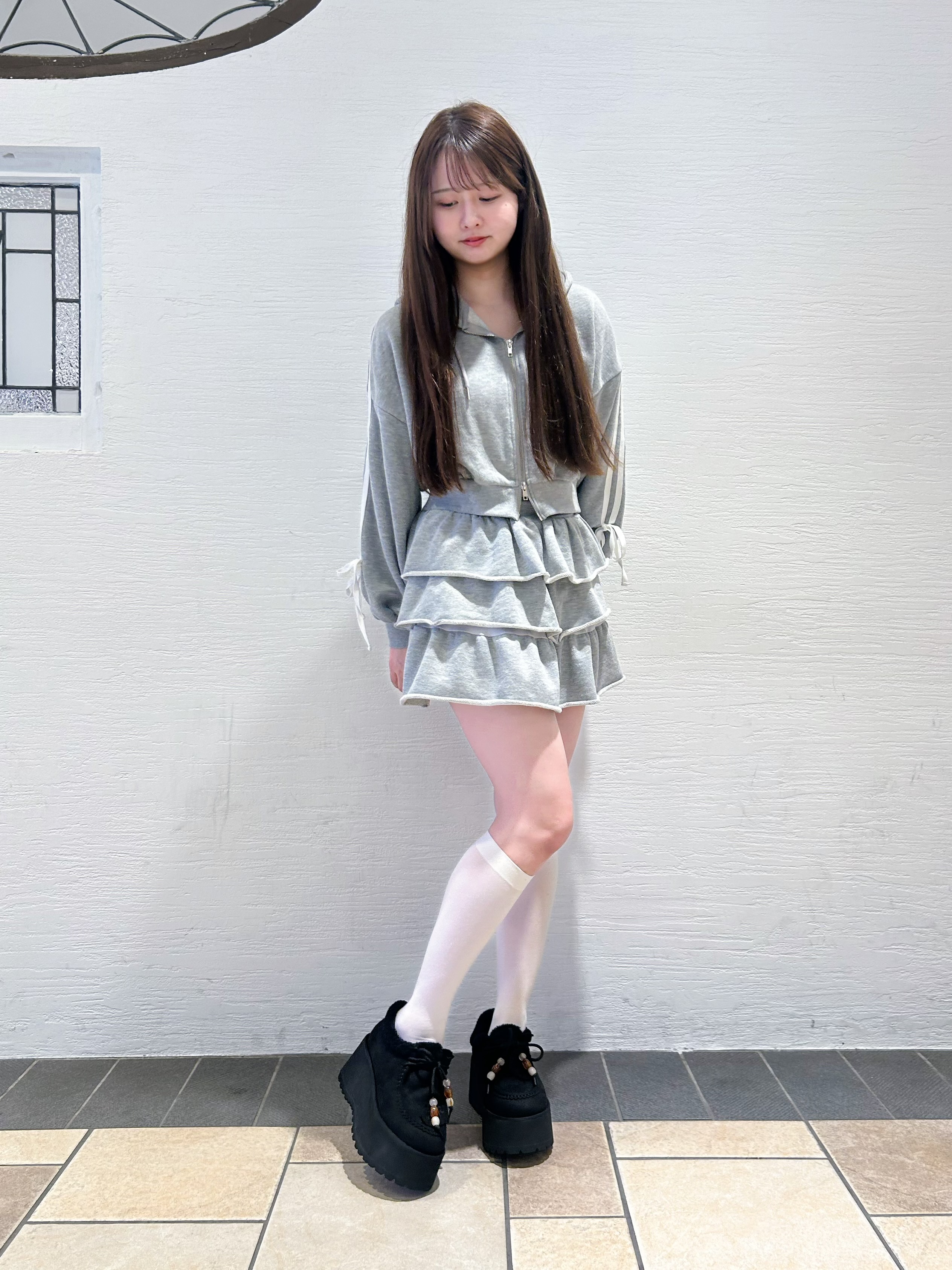 ゆうりさんの「ESPERANZA｜チャーム付き厚底ムートン調シューズ」を使ったコーディネート