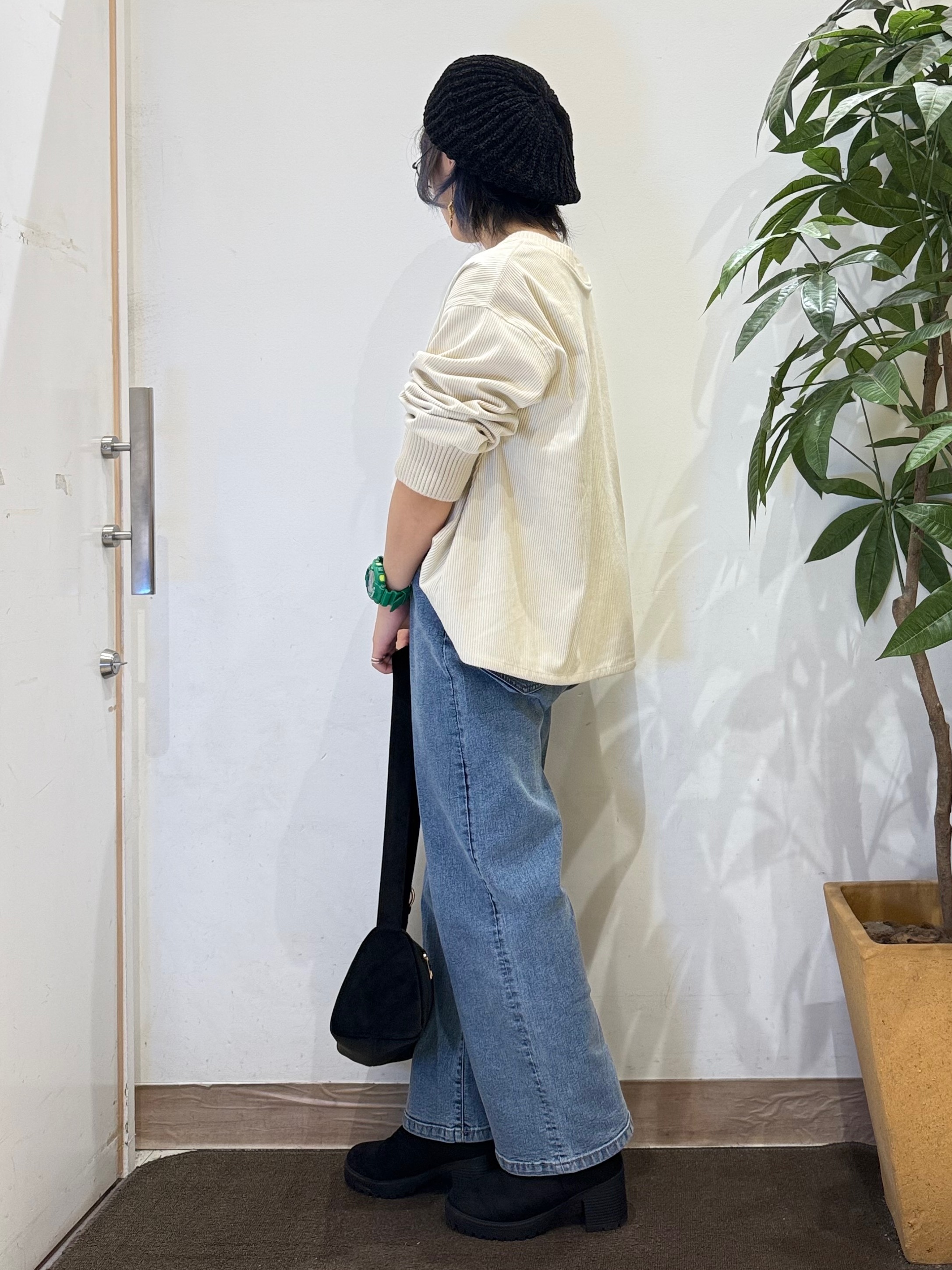 misakiさんの「SHOO･LA･RUE｜【S-LL/洗濯機可/前後2WAY】大人上品にきまる コーデュロイトップス」を使ったコーディネート