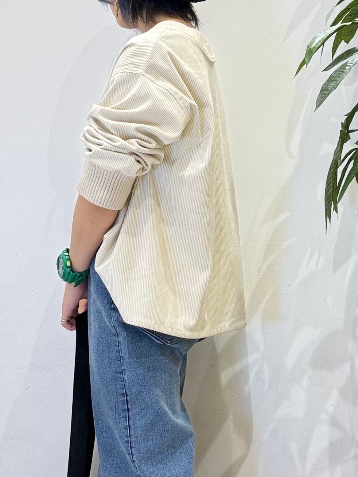 misakiさんの「SHOO･LA･RUE｜【S-LL/洗濯機可/前後2WAY】大人上品にきまる コーデュロイトップス」を使ったコーディネート
