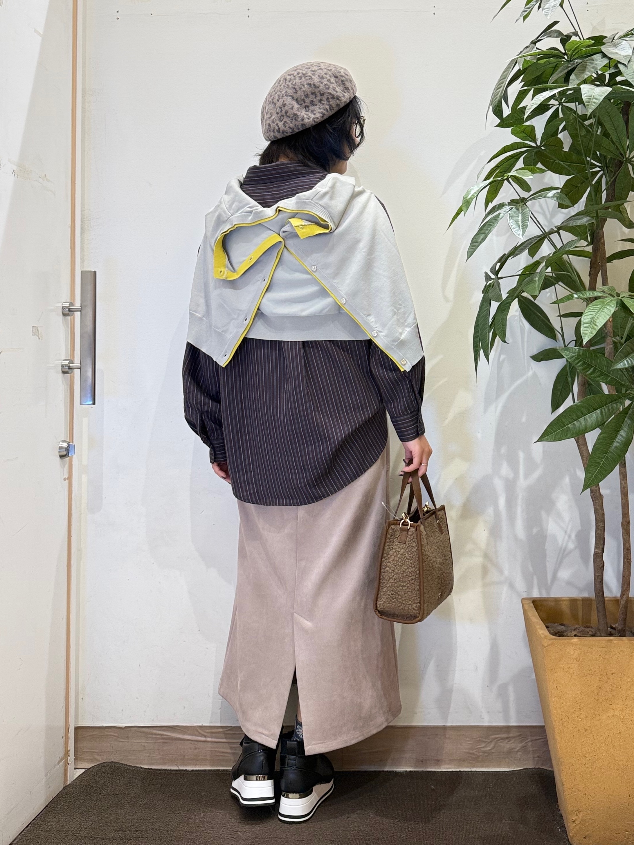 misakiさんの「SHOO･LA･RUE｜【S-LL/洗濯機可】レイヤード風でこなれ見え 配色カーディガン」を使ったコーディネート