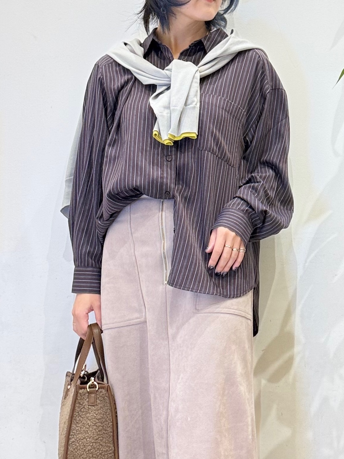 misakiさんの「SHOO･LA･RUE｜【S-LL/洗濯機可】レイヤード風でこなれ見え 配色カーディガン」を使ったコーディネート