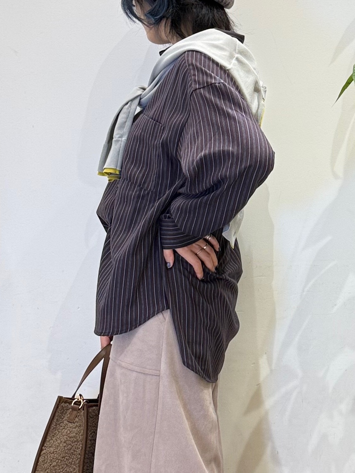 misakiさんの「SHOO･LA･RUE｜【S-LL/洗濯機可】レイヤード風でこなれ見え 配色カーディガン」を使ったコーディネート