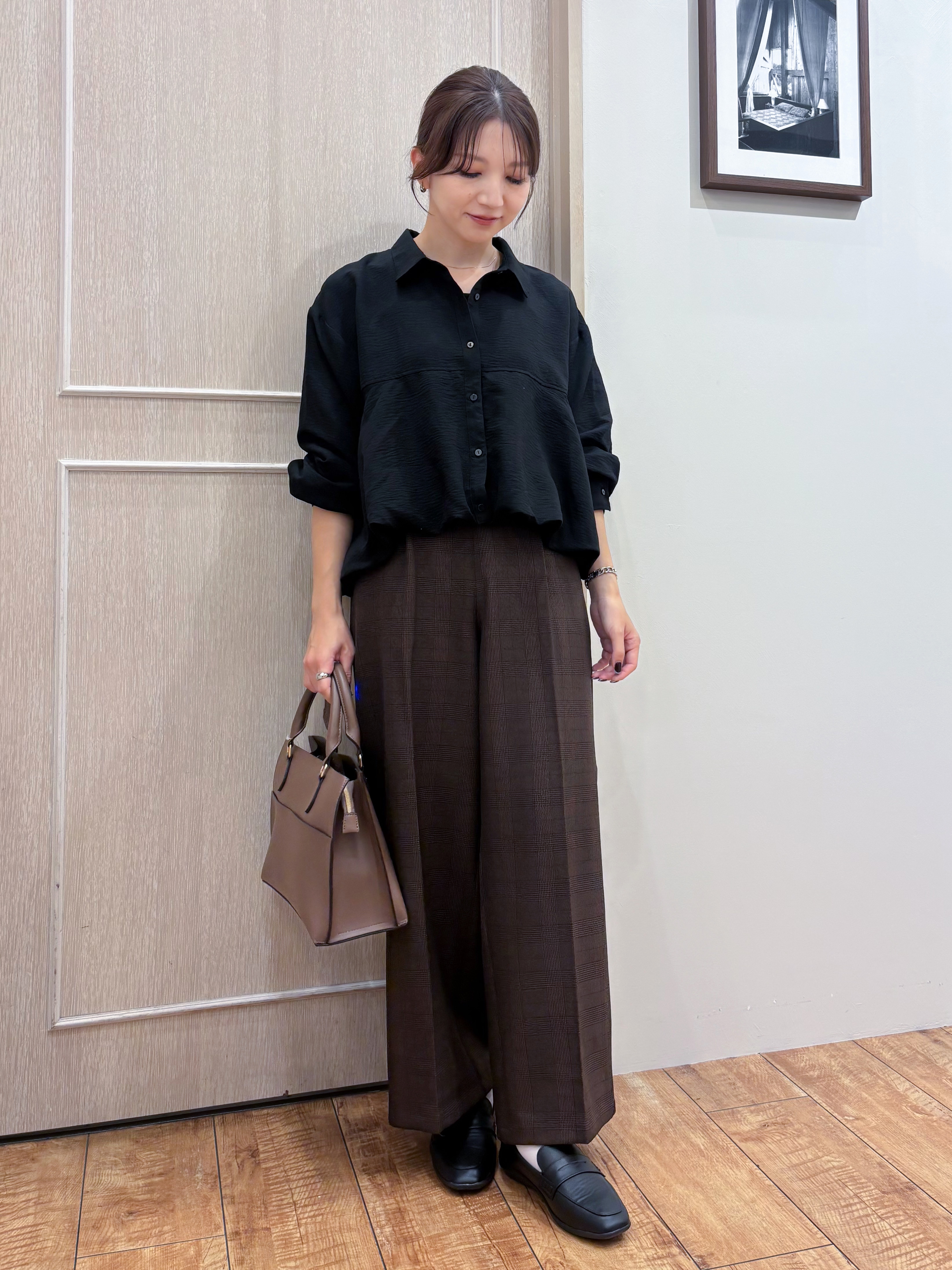 なみさんの「SHOO･LA･RUE｜【S-LL/洗濯機可】インせず即こなれる 裾バルーンシャツ」を使ったコーディネート