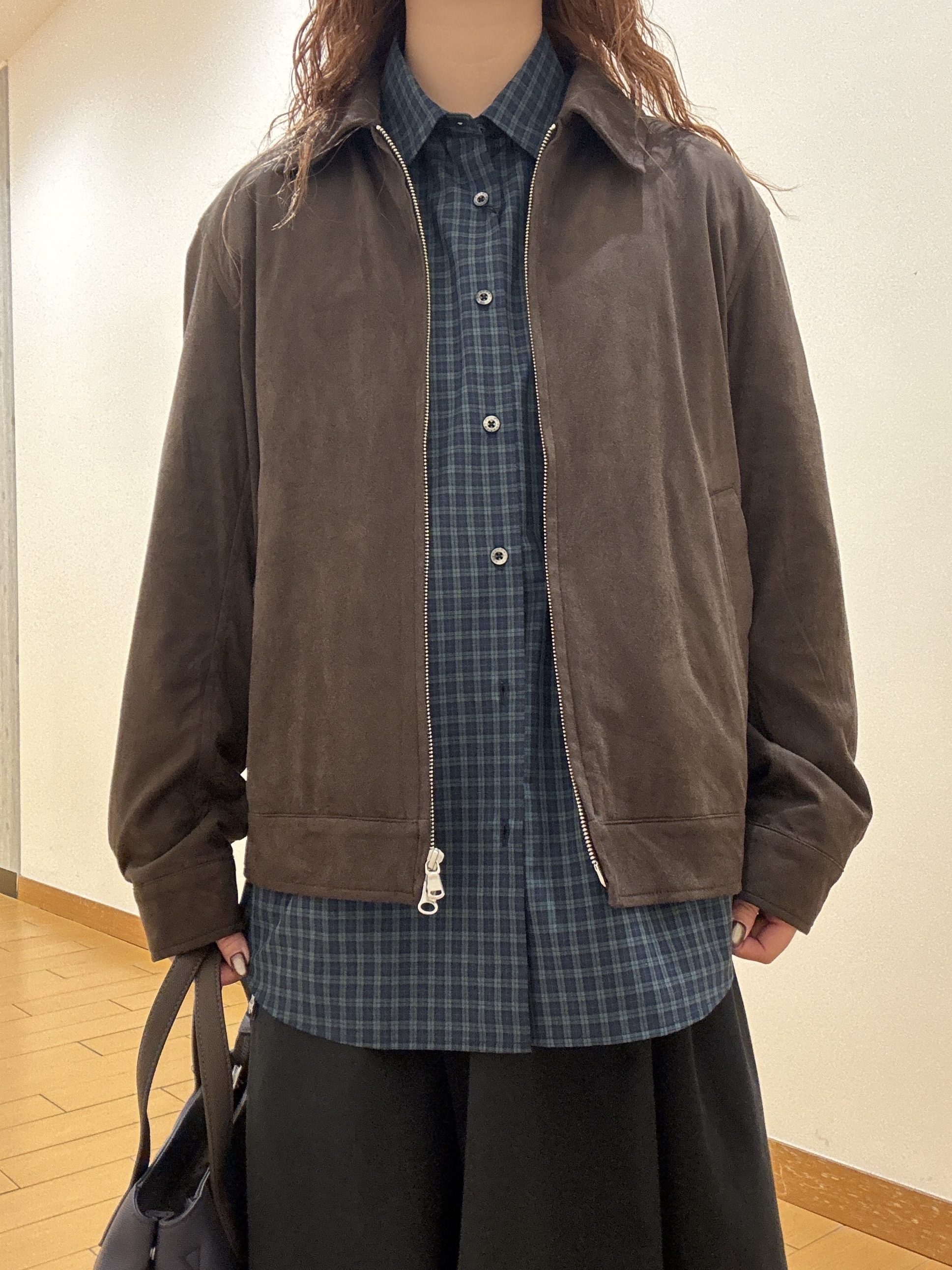 ヒナさんの「TAKEO KIKUCHI｜デニム＆スウェード調 ジップブルゾン」を使ったコーディネート