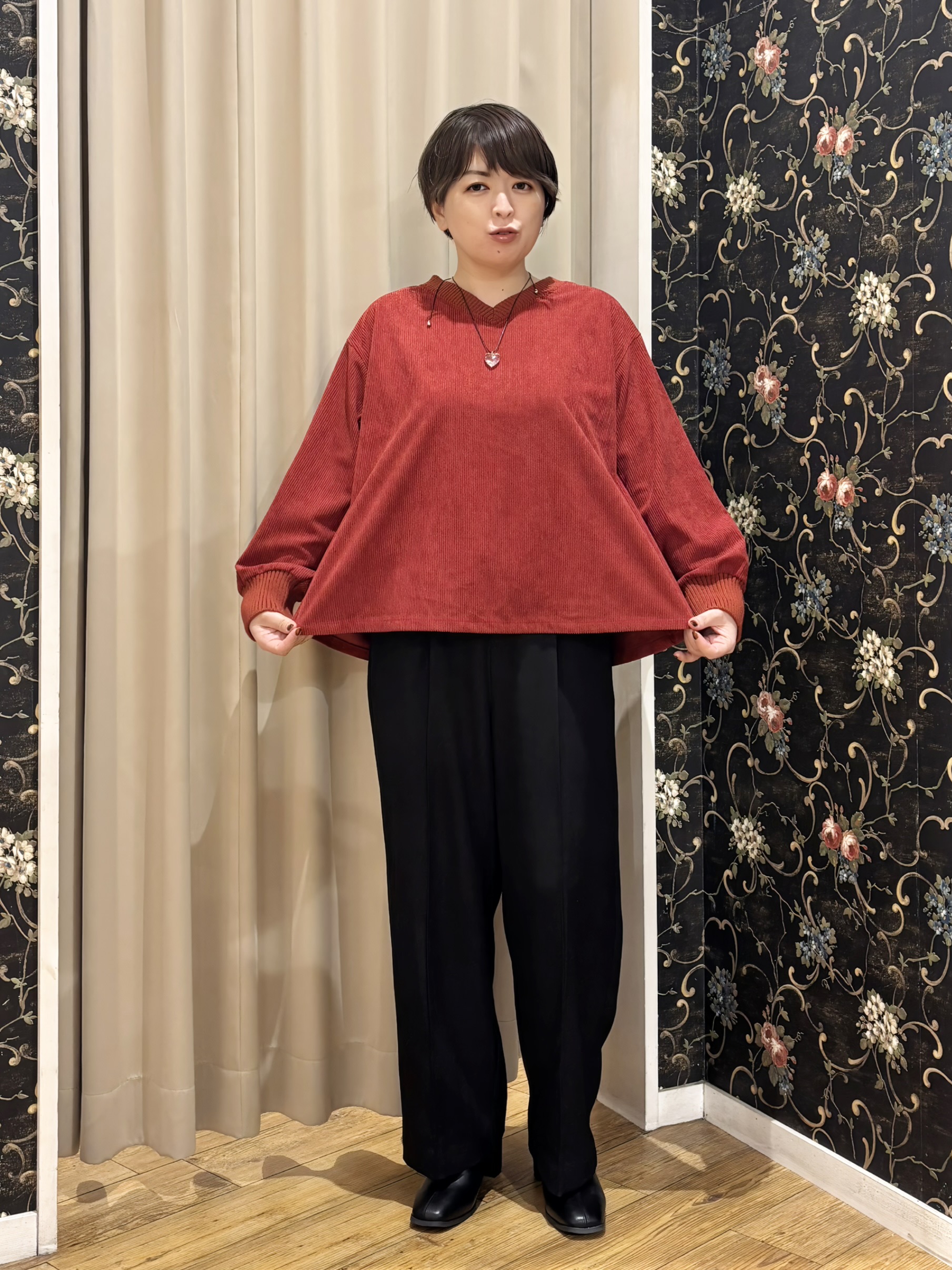たみさんの「SHOO･LA･RUE｜【S-LL/洗濯機可/前後2WAY】大人上品にきまる コーデュロイトップス」を使ったコーディネート