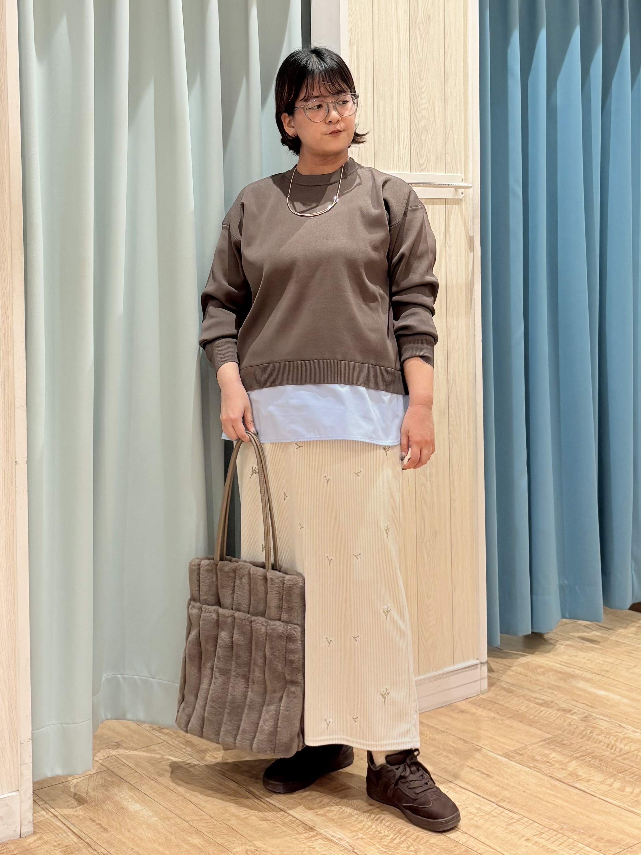 砂糖さんの「SHOO･LA･RUE｜【S-LL】着るだけできまる シャツレイヤード風 スポンディッシュニット」を使ったコーディネート
