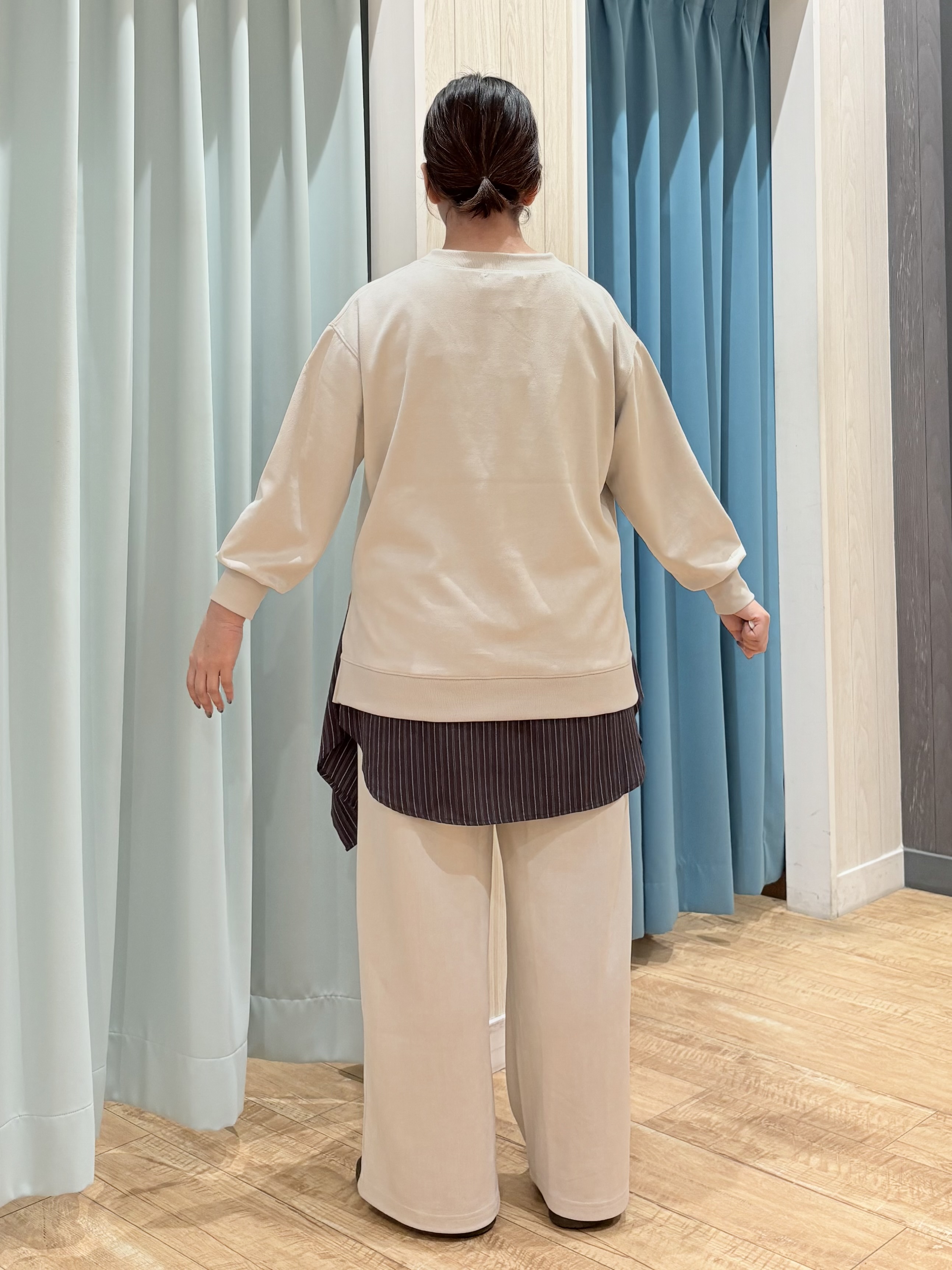 砂糖さんの「SHOO･LA･RUE｜【洗濯後しわになりにくい/S-LL】気分で選ぶ 大人のデイリー使いに ベーシックシャツ」を使ったコーディネート