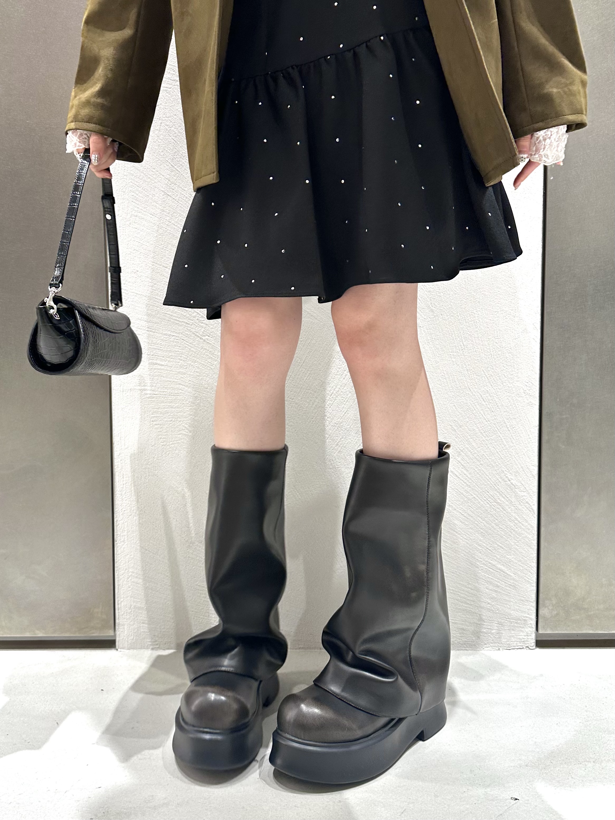 西村唯さんの「CODE A｜soft suede－like jacket」を使ったコーディネート