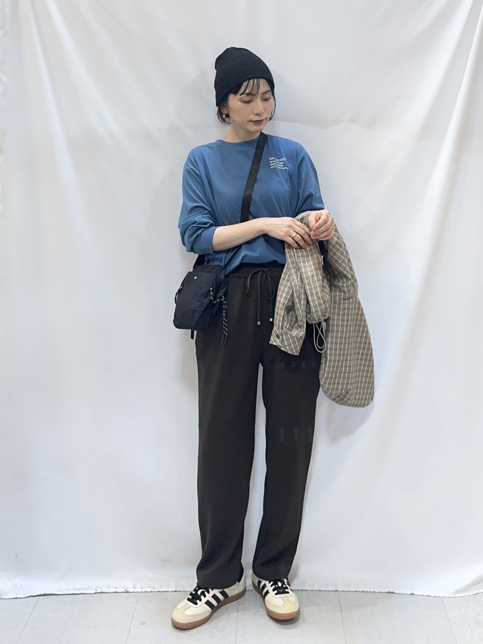 𝐇𝐢𝐫𝐨𝐦𝐢さんの「SHOO･LA･RUE｜【S-LL/洗濯機可】大人カジュアルに。裾ドロスト フードチェックシャツ」を使ったコーディネート