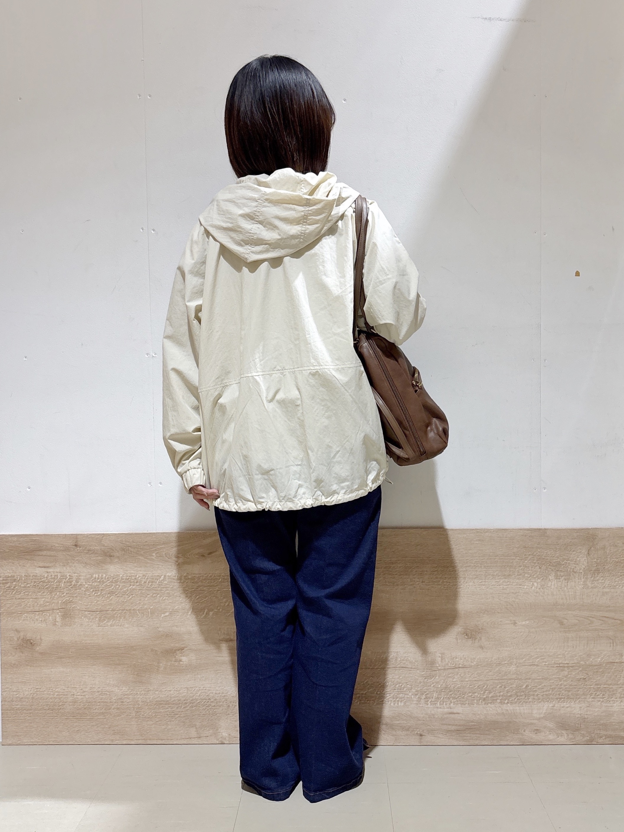 るねさんの「SHOO･LA･RUE｜【S-LL/撥水】ゴールドパーツで女性らしく ギャザーブルゾン」を使ったコーディネート