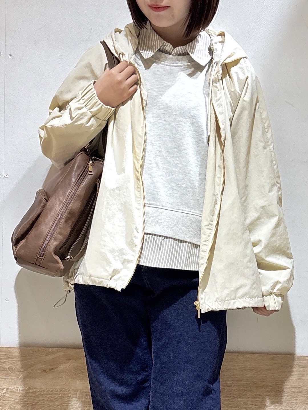 るねさんの「SHOO･LA･RUE｜【S-LL/撥水】ゴールドパーツで女性らしく ギャザーブルゾン」を使ったコーディネート
