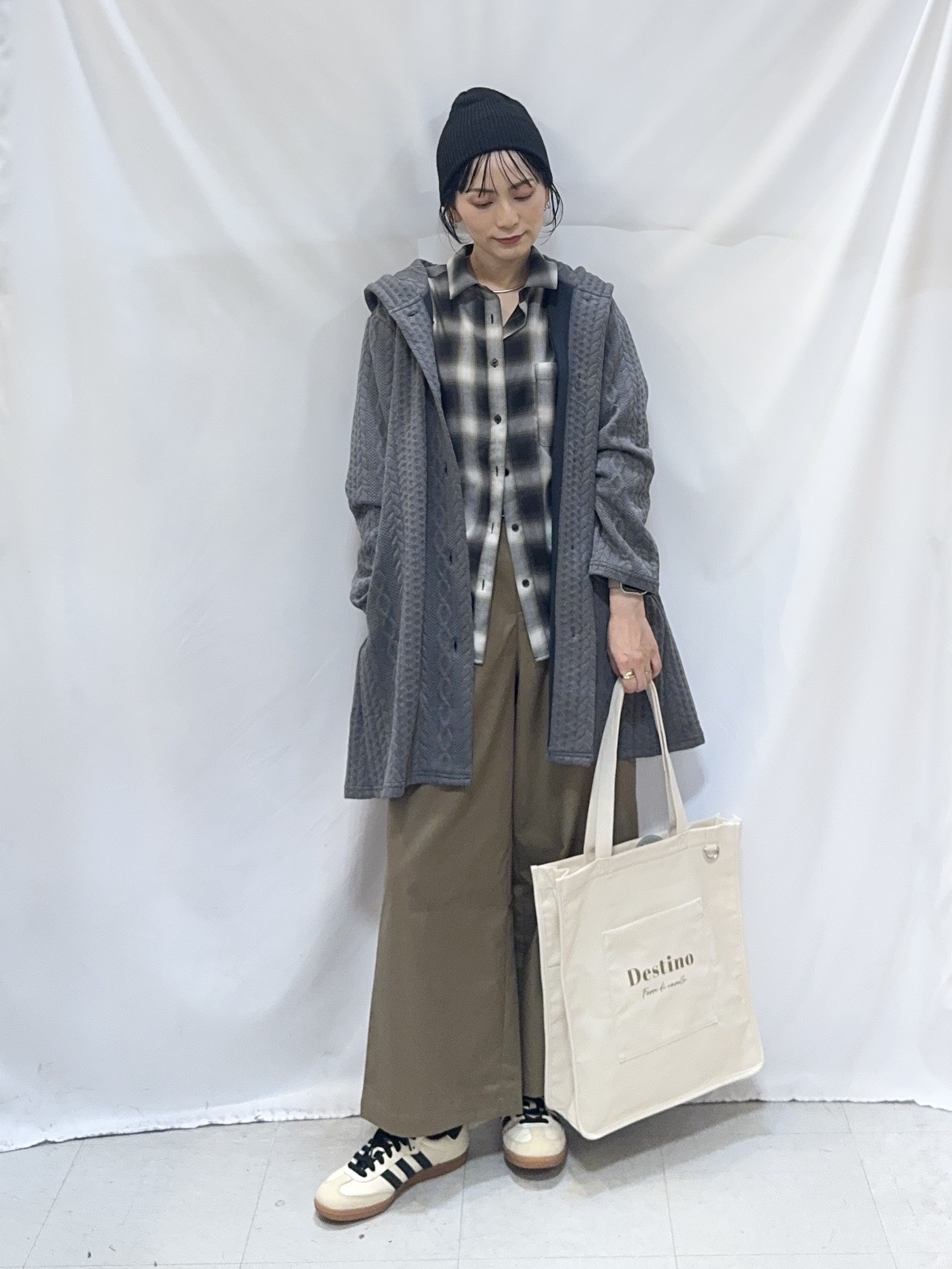 𝐇𝐢𝐫𝐨𝐦𝐢さんの「SHOO･LA･RUE｜【S-LL/ゆるシルエット】体型カバーしながらスマートに魅せる ラインジャカードコーディガン」を使ったコーディネート