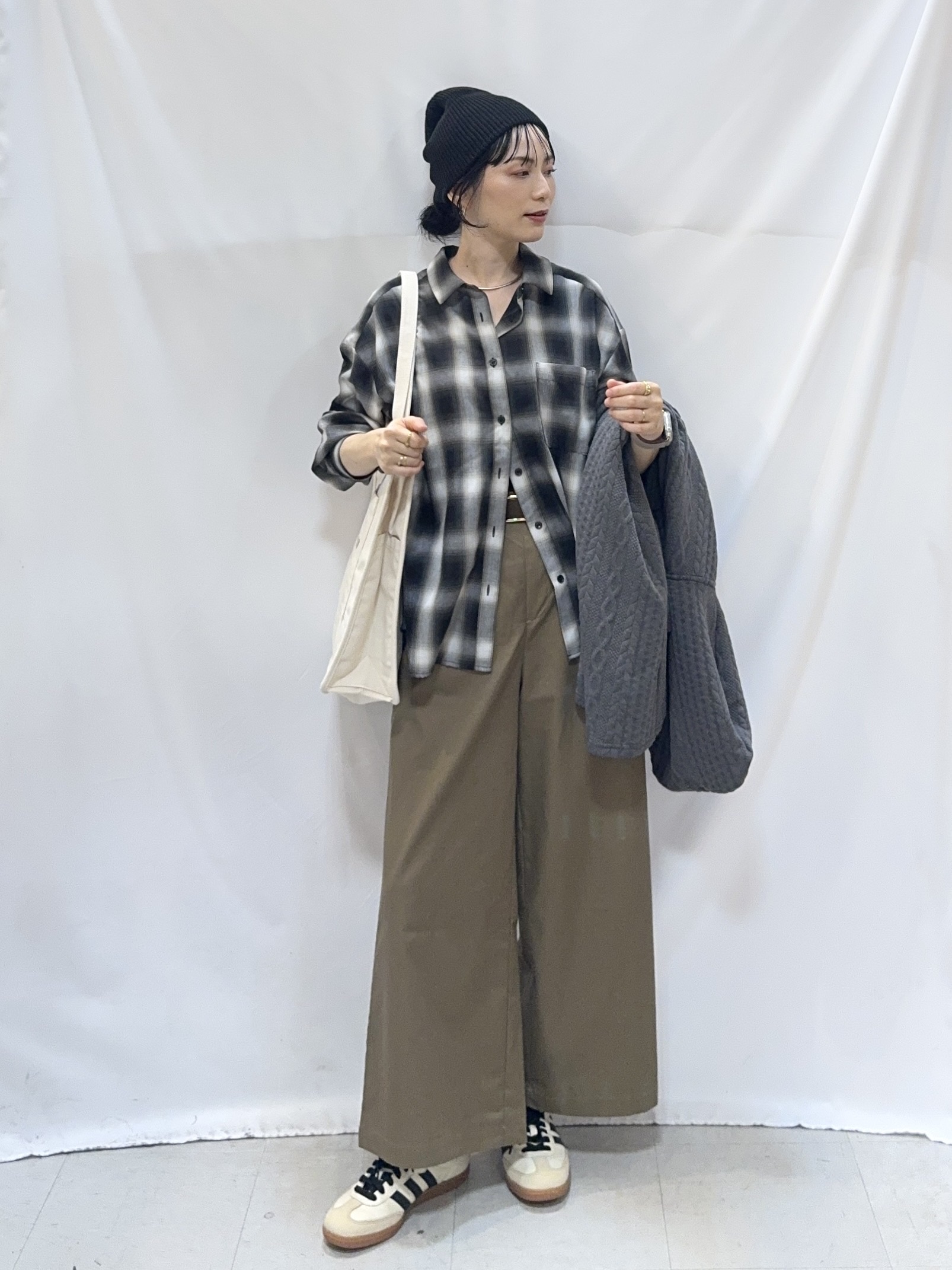𝐇𝐢𝐫𝐨𝐦𝐢さんの「SHOO･LA･RUE｜【S-LL/ゆるシルエット】体型カバーしながらスマートに魅せる ラインジャカードコーディガン」を使ったコーディネート