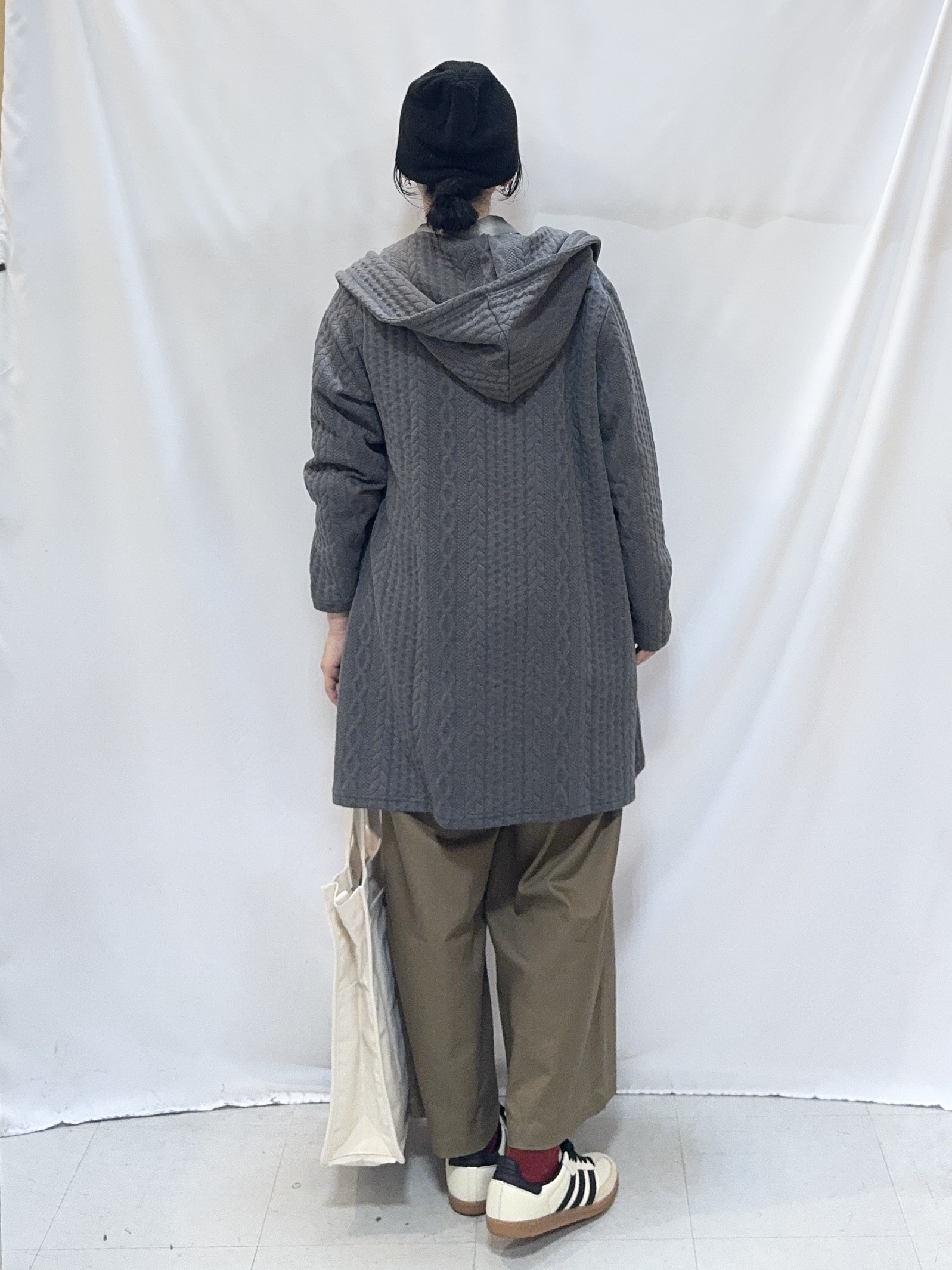 𝐇𝐢𝐫𝐨𝐦𝐢さんの「SHOO･LA･RUE｜【S-LL/ゆるシルエット】体型カバーしながらスマートに魅せる ラインジャカードコーディガン」を使ったコーディネート