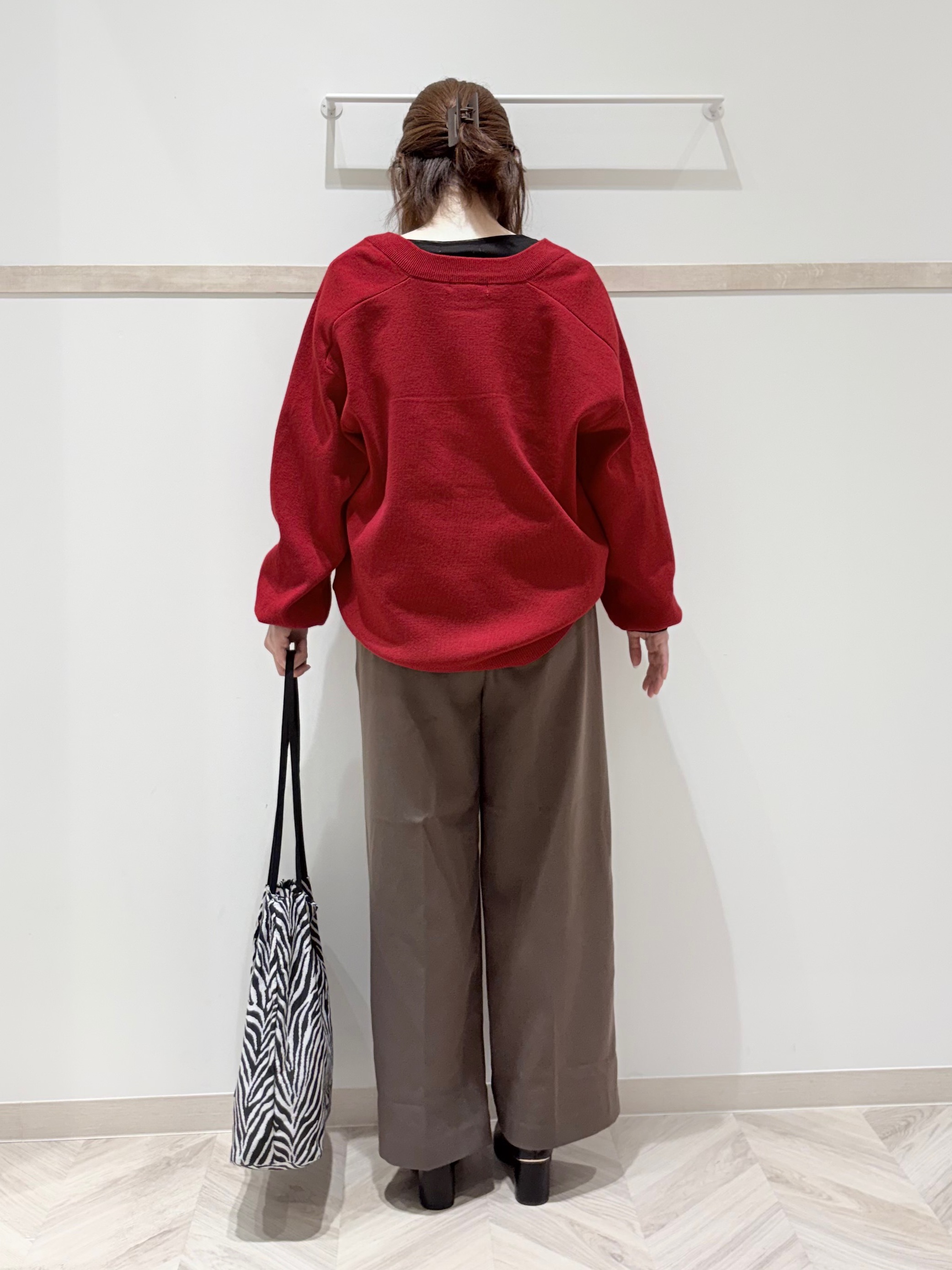 c_h_i_k_aさんの「SHOO･LA･RUE｜【毛玉になりにくい/S-LL/洗濯機可/体型カバー】Vネックゆったりカーディガン」を使ったコーディネート