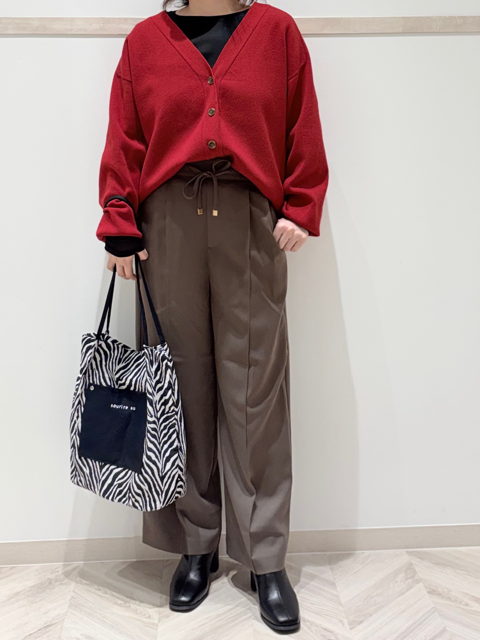 c_h_i_k_aさんの「SHOO･LA･RUE｜【毛玉になりにくい/S-LL/洗濯機可/体型カバー】Vネックゆったりカーディガン」を使ったコーディネート