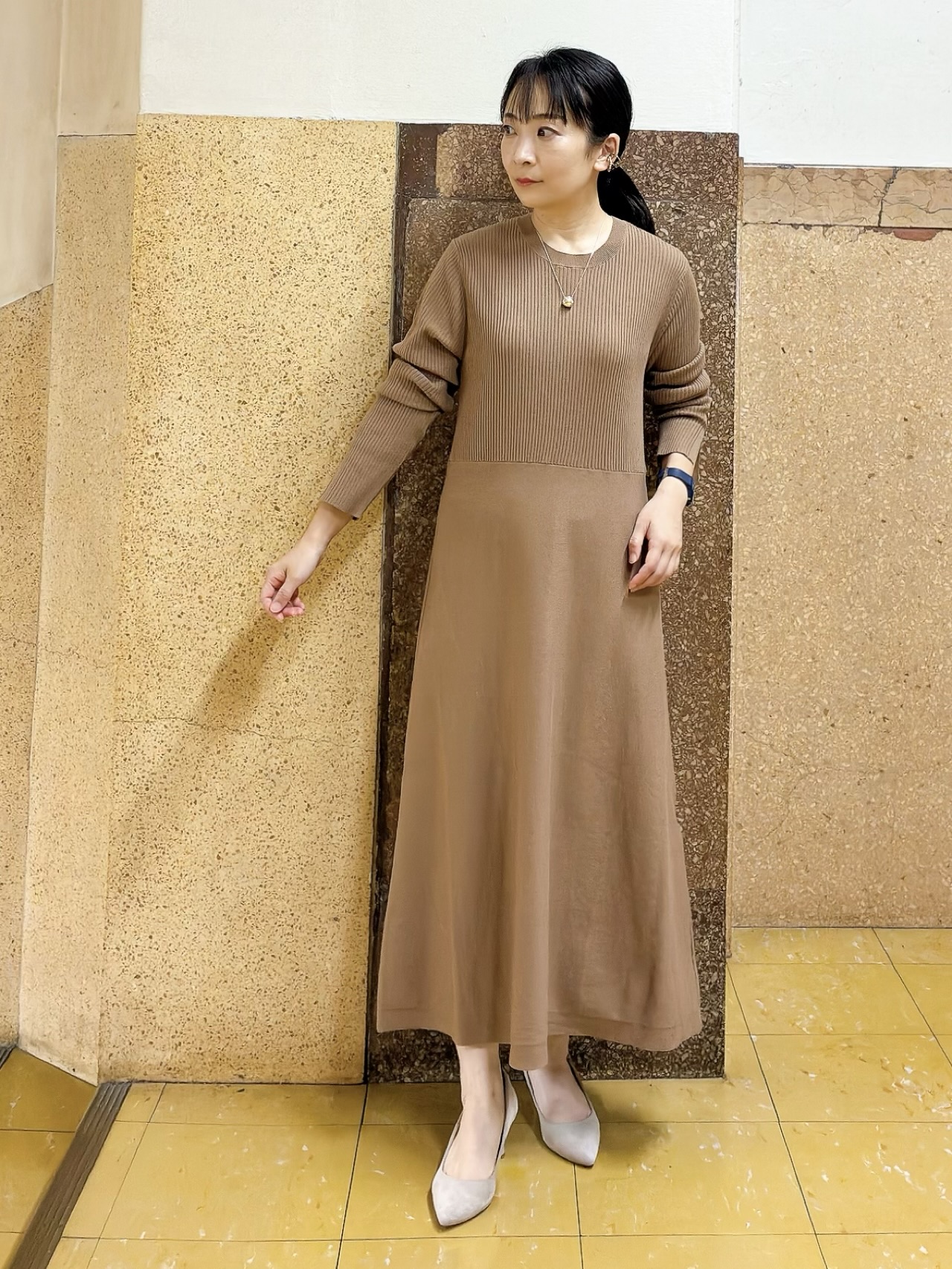 hattoriさんの「INDIVI｜【一着でコーデ完成！】ニットコンビ 美スタイルワンピース」を使ったコーディネート