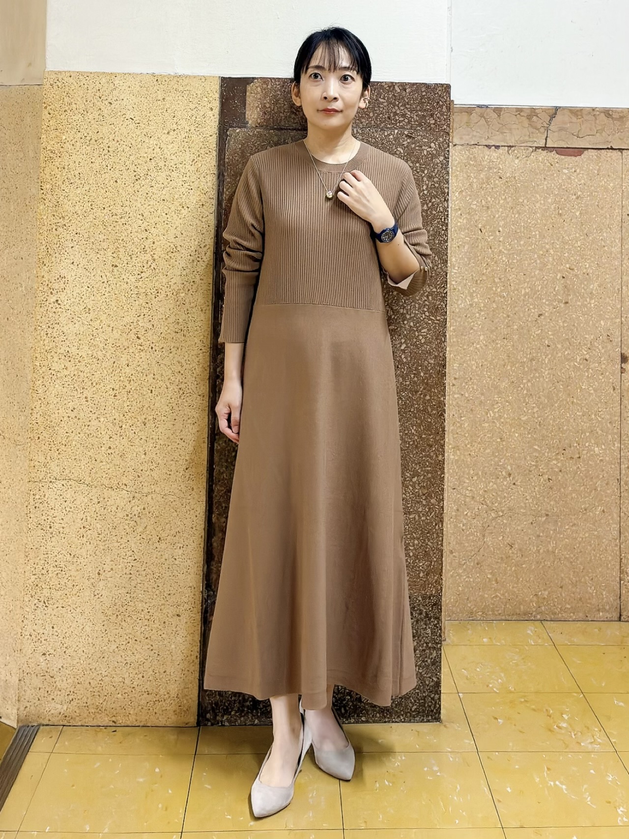 hattoriさんの「INDIVI｜【一着でコーデ完成！】ニットコンビ 美スタイルワンピース」を使ったコーディネート