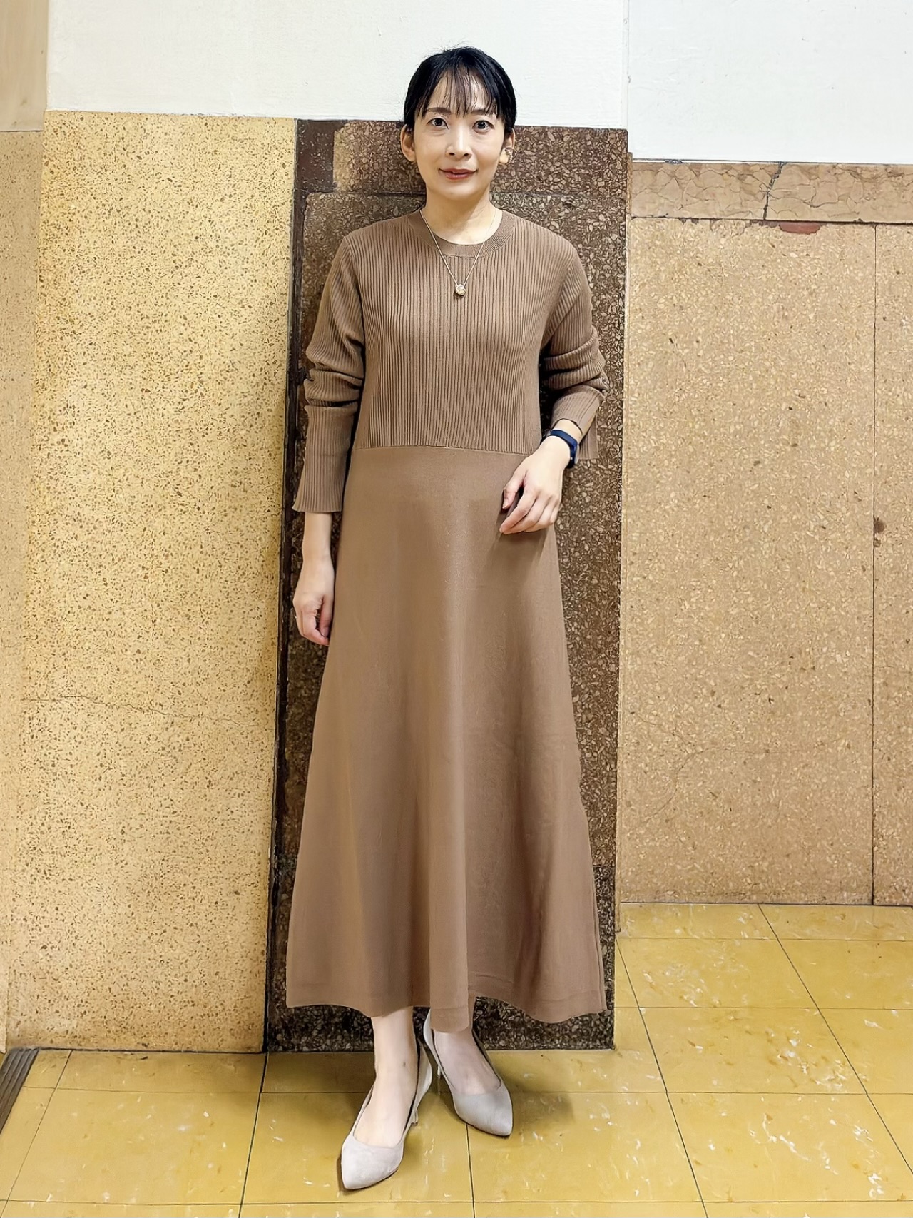hattoriさんの「INDIVI｜【一着でコーデ完成！】ニットコンビ 美スタイルワンピース」を使ったコーディネート