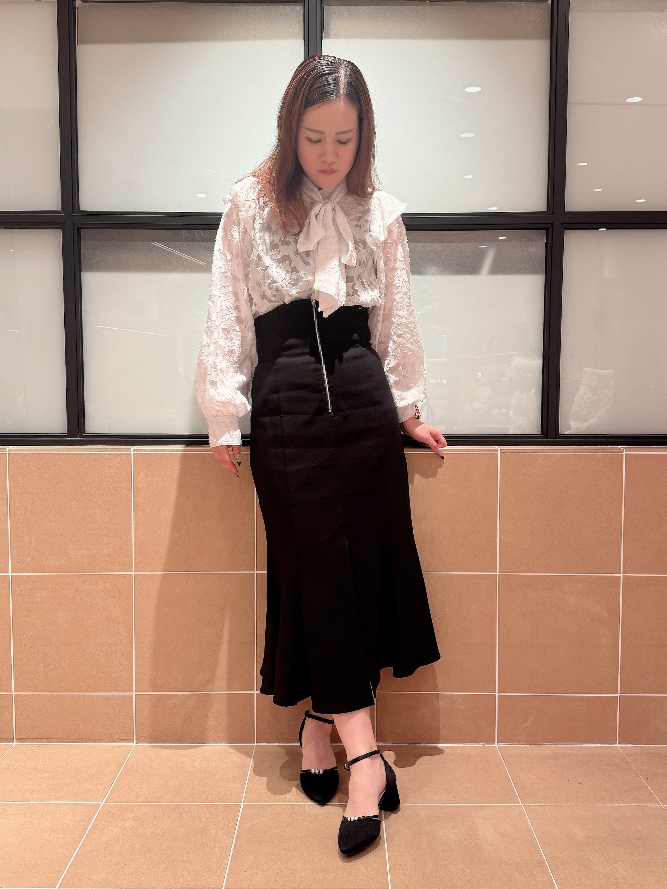 すみれさんの「ESPERANZA｜ジュエルセパレートパンプス」を使ったコーディネート