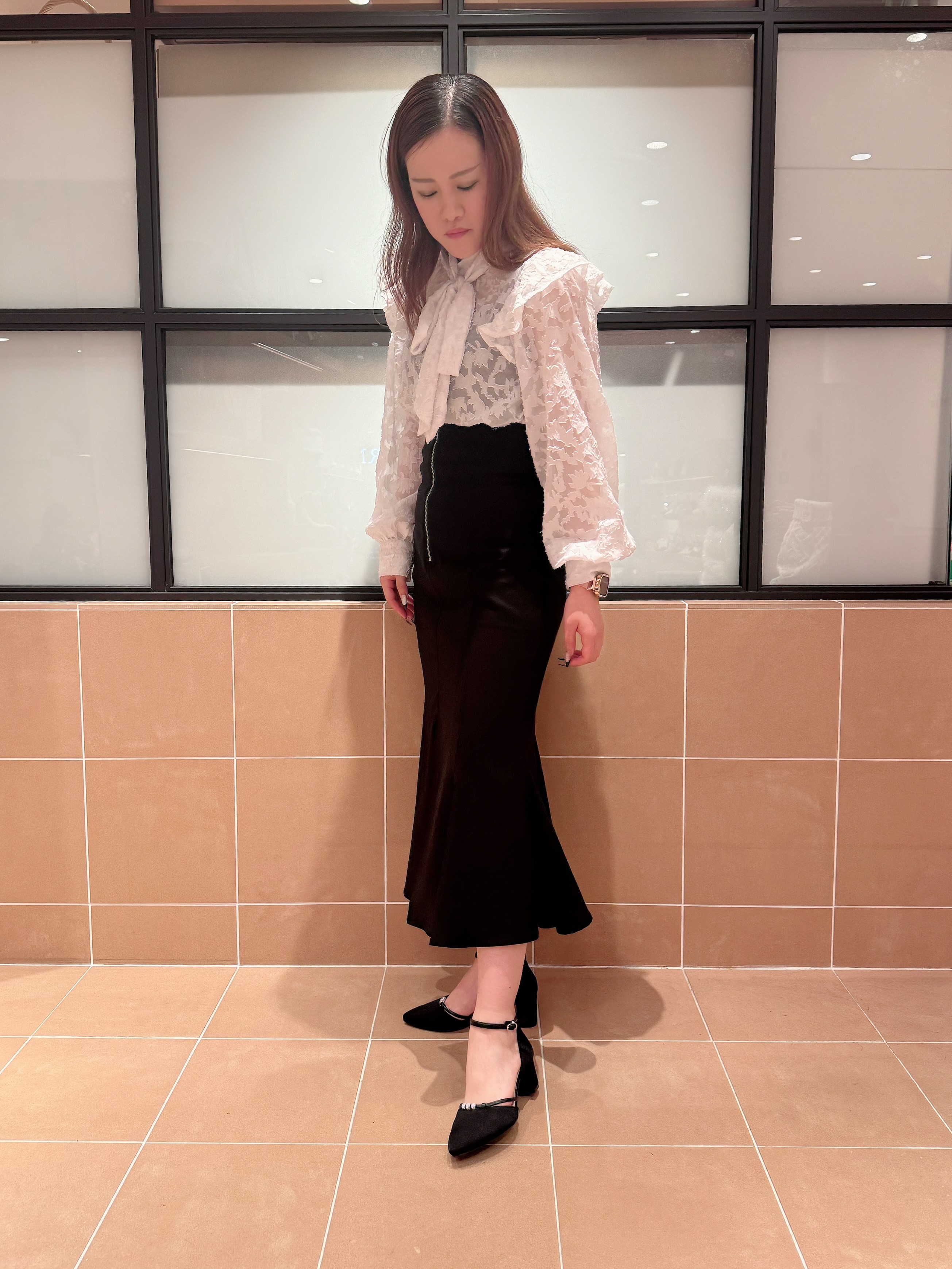すみれさんの「ESPERANZA｜ジュエルセパレートパンプス」を使ったコーディネート
