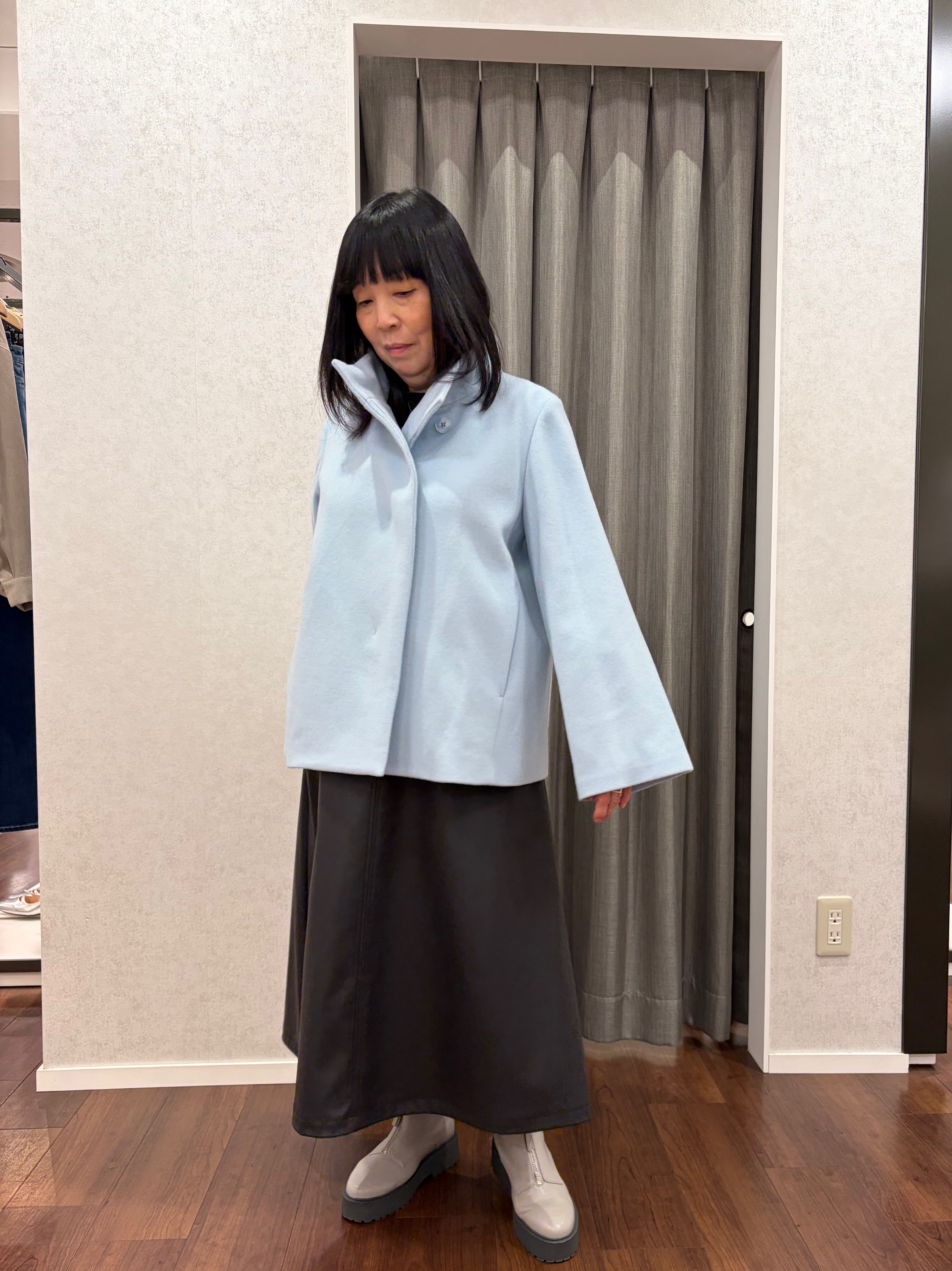 あーるさんの「UNTITLED｜【楽にきれい見え/体型カバー】パフスリーブジャージトップス」を使ったコーディネート