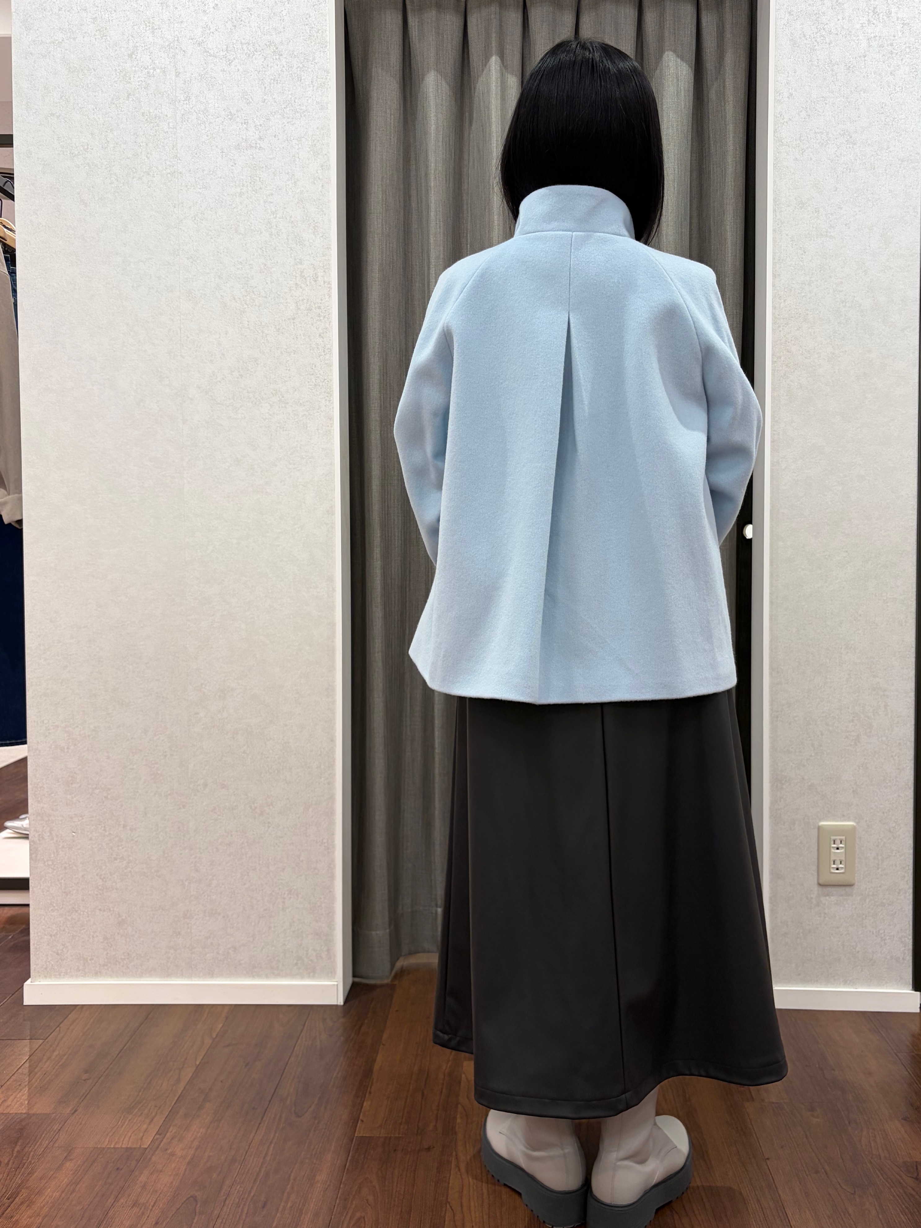 あーるさんの「UNTITLED｜【楽にきれい見え/体型カバー】パフスリーブジャージトップス」を使ったコーディネート