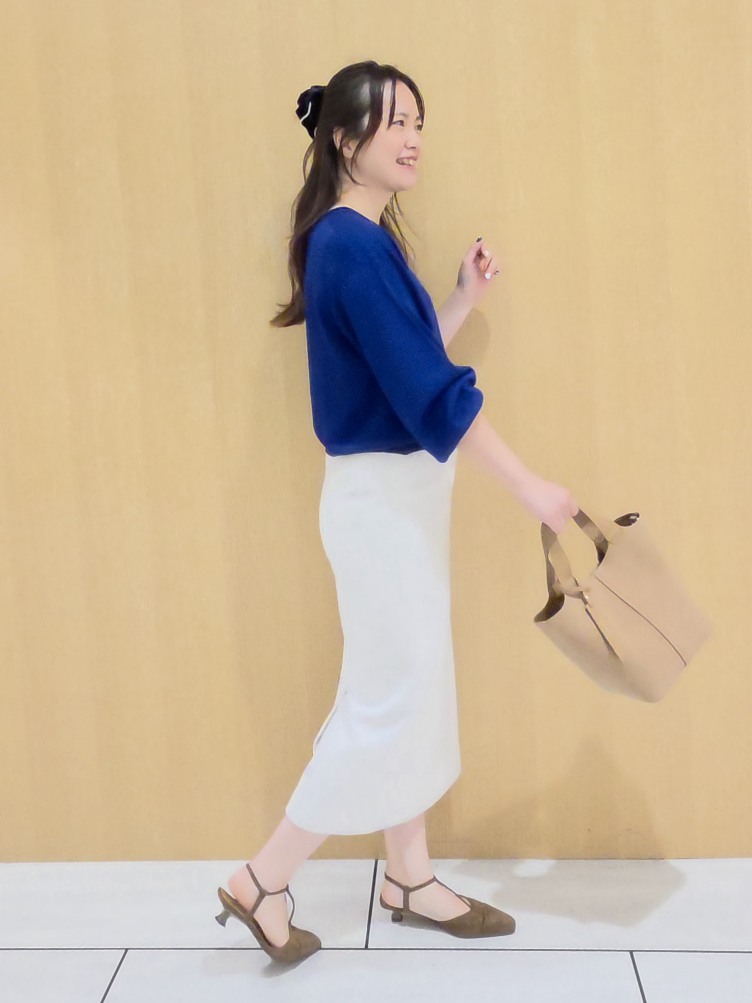 YuKaRiさんの「UNTITLED｜【大人の抜け感/8色展開】ボリュームスリーブニットプルオーバー」を使ったコーディネート
