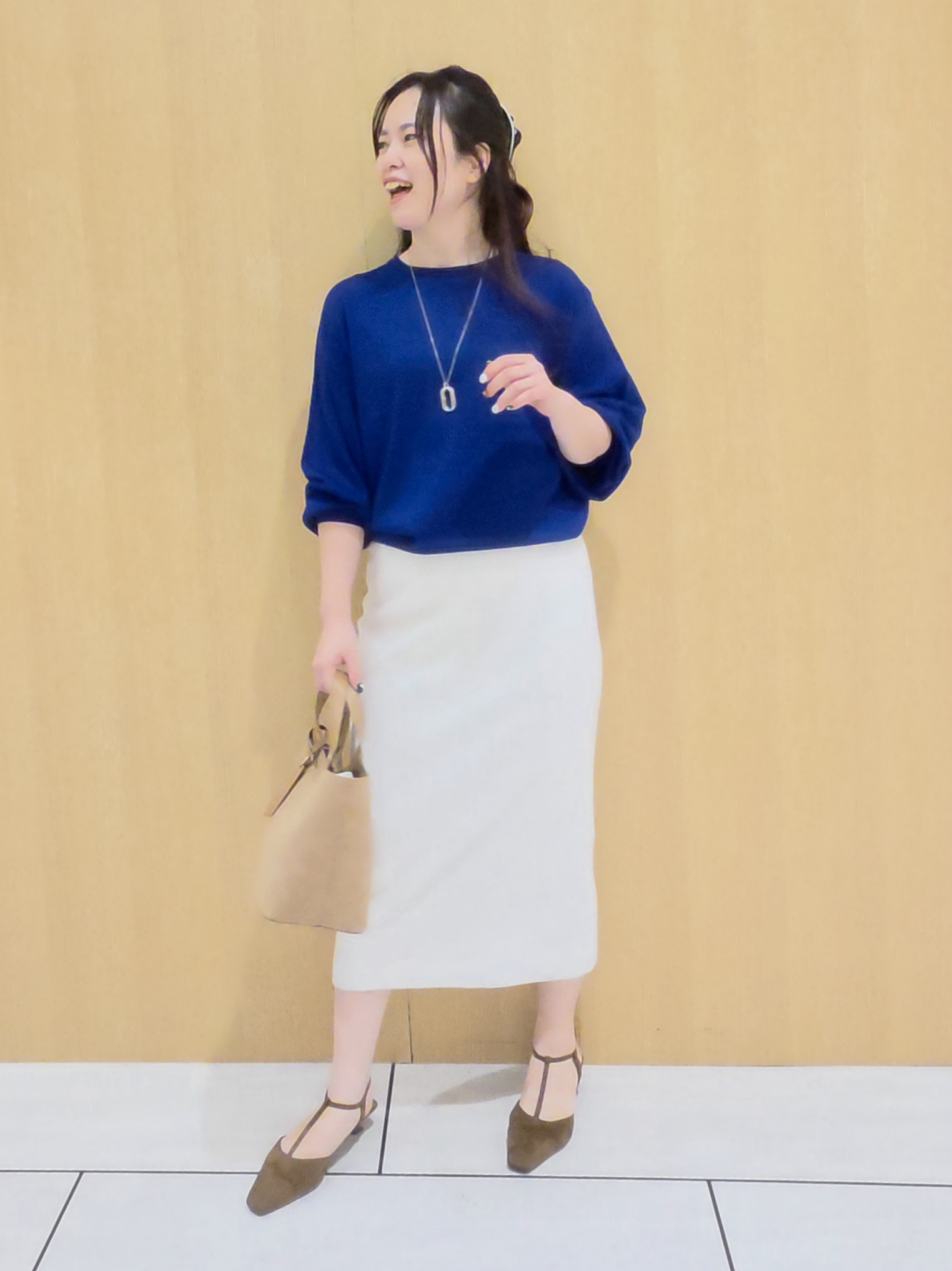 YuKaRiさんの「UNTITLED｜【大人の抜け感/8色展開】ボリュームスリーブニットプルオーバー」を使ったコーディネート