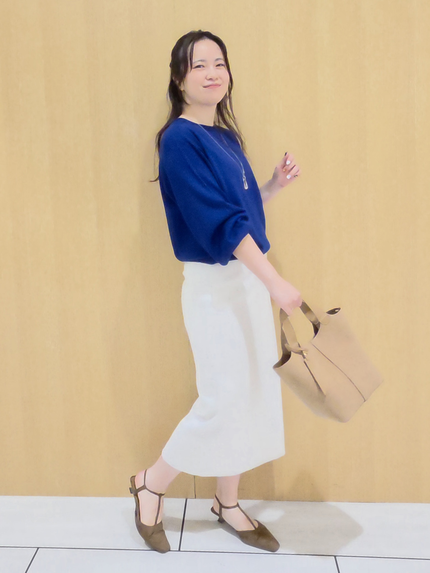 YuKaRiさんの「UNTITLED｜【大人の抜け感/8色展開】ボリュームスリーブニットプルオーバー」を使ったコーディネート