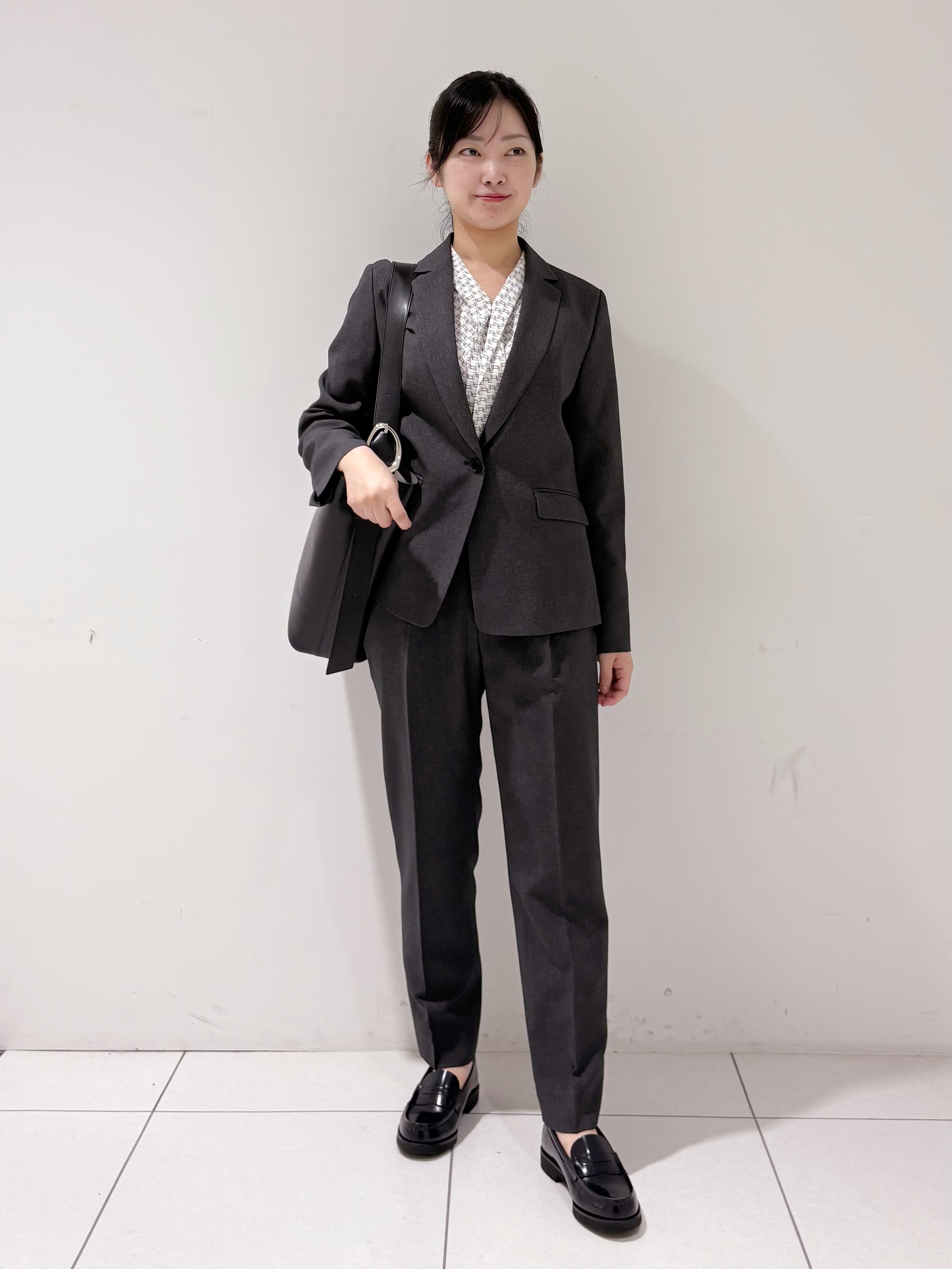 momokoさんの「INDIVI｜【洗える／通勤／スーツ】メランジストレッチ テーラードカラージャケット」を使ったコーディネート