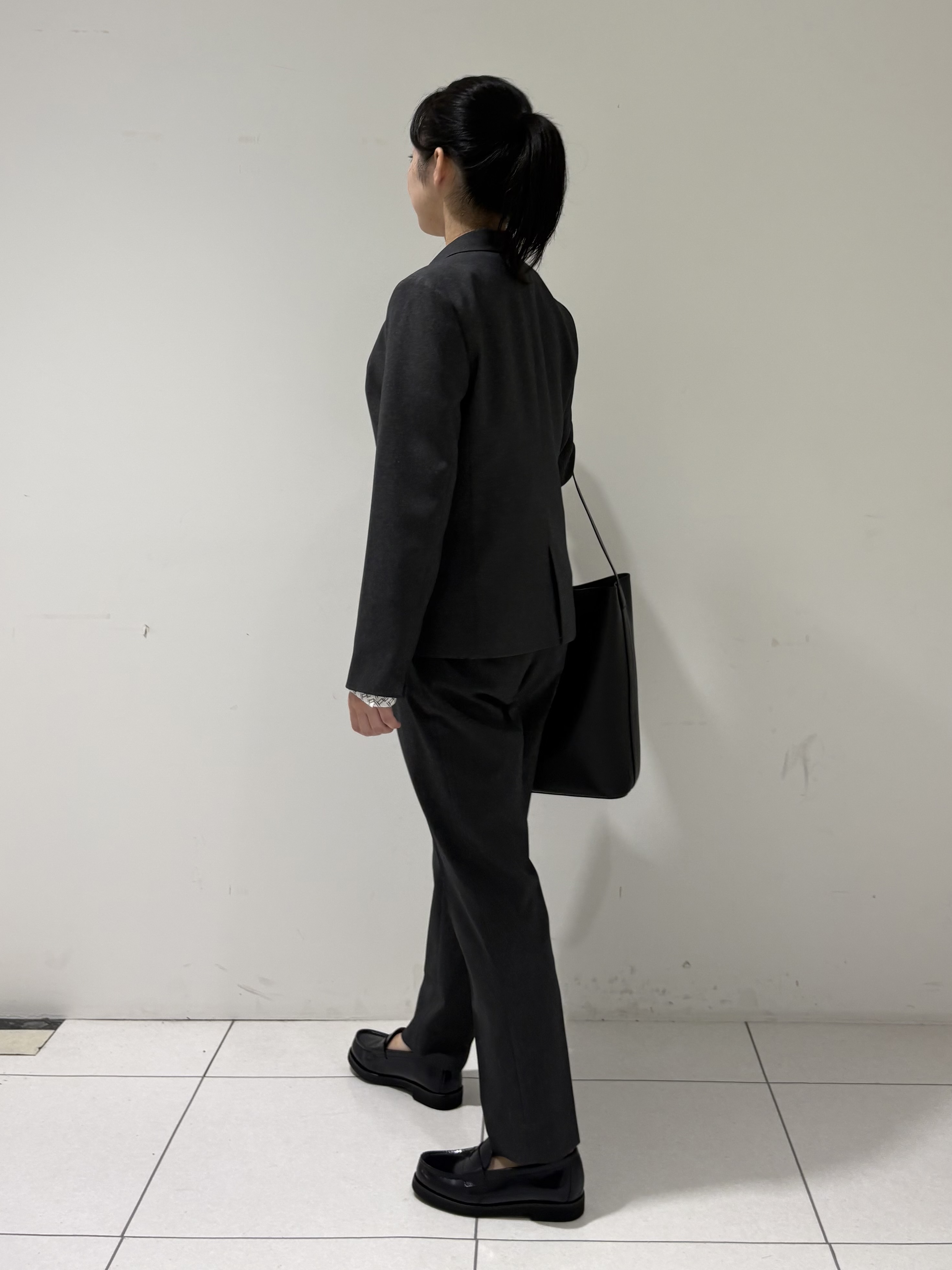 momokoさんの「INDIVI｜【洗える／通勤／スーツ】メランジストレッチ テーラードカラージャケット」を使ったコーディネート