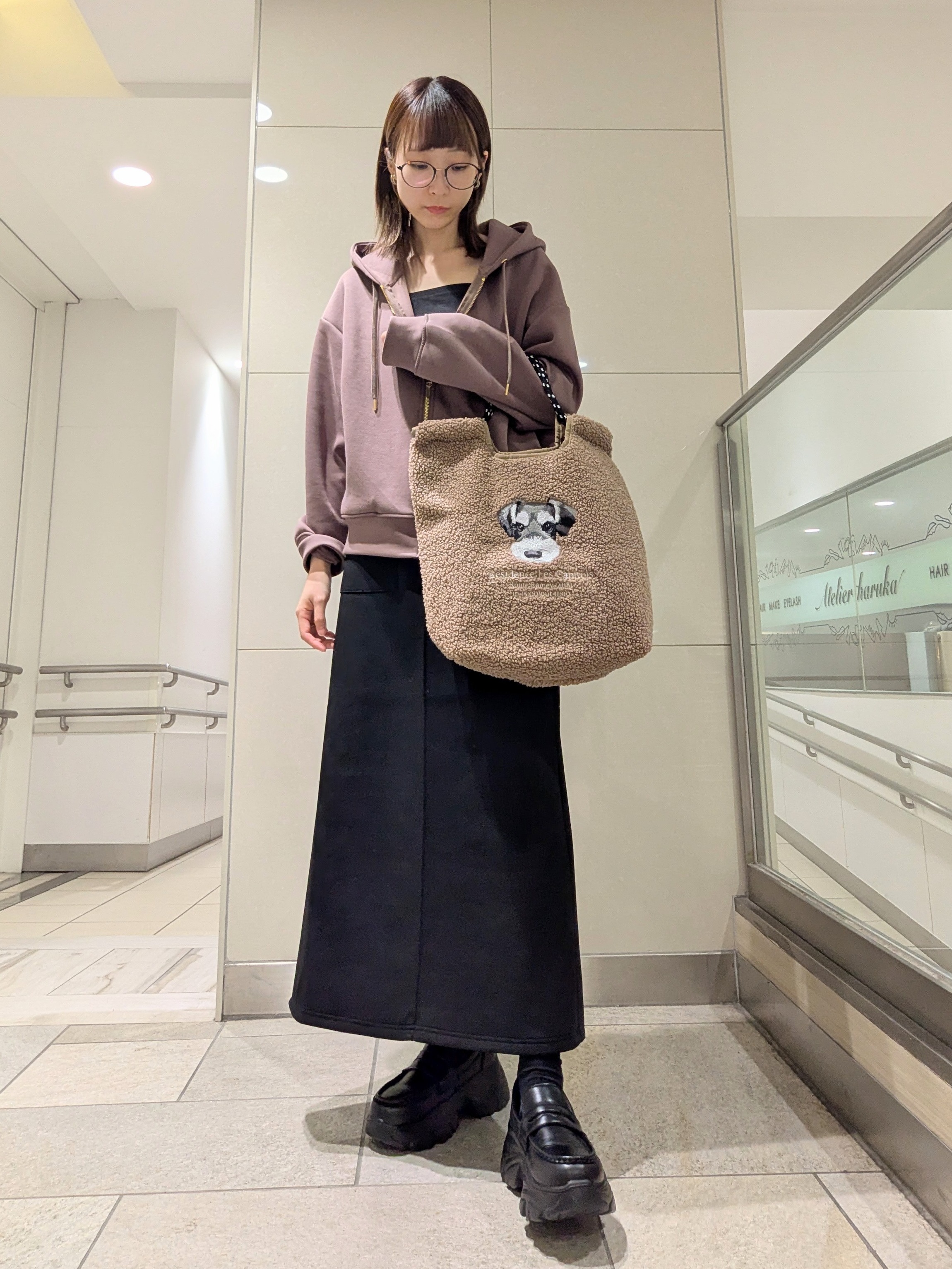ぶちさんの「ダンボールナロースカート」を使ったコーディネート