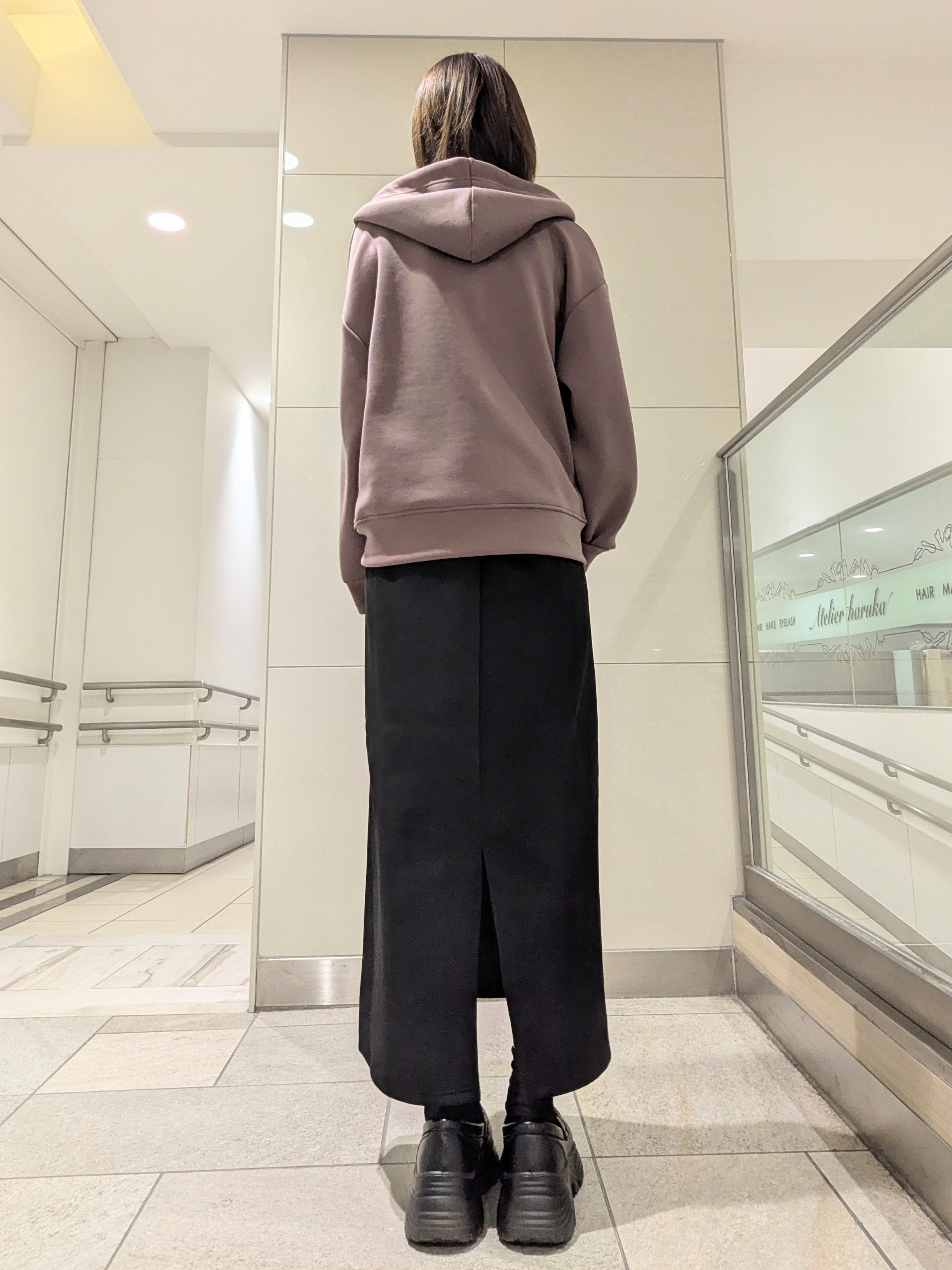 ぶちさんの「ダンボールナロースカート」を使ったコーディネート