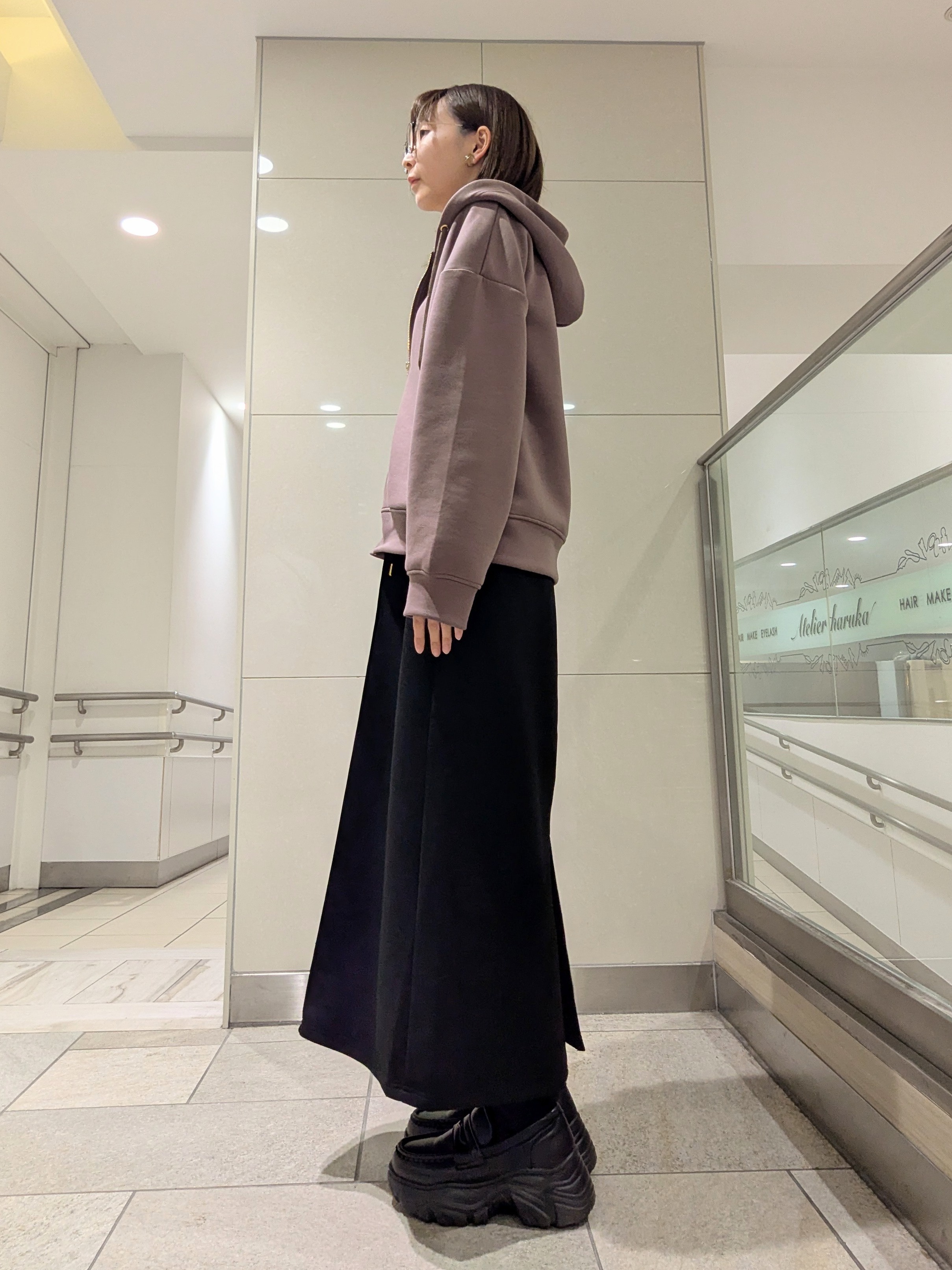ぶちさんの「ダンボールナロースカート」を使ったコーディネート