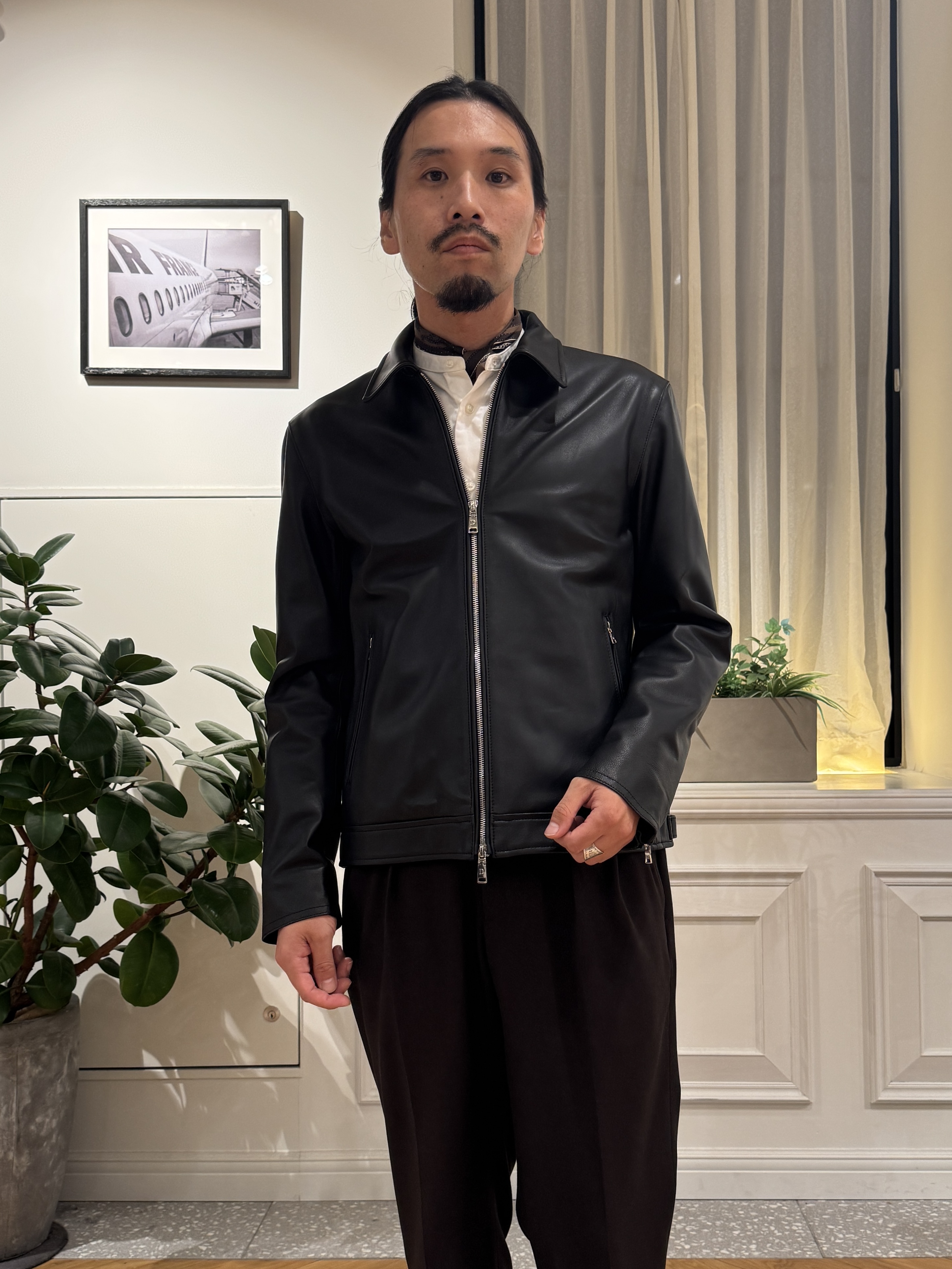 kawarataniさんの「DRESSTERIOR｜【本革/MonoMax10月号掲載】ラムレザー ハリントンジャケット」を使ったコーディネート