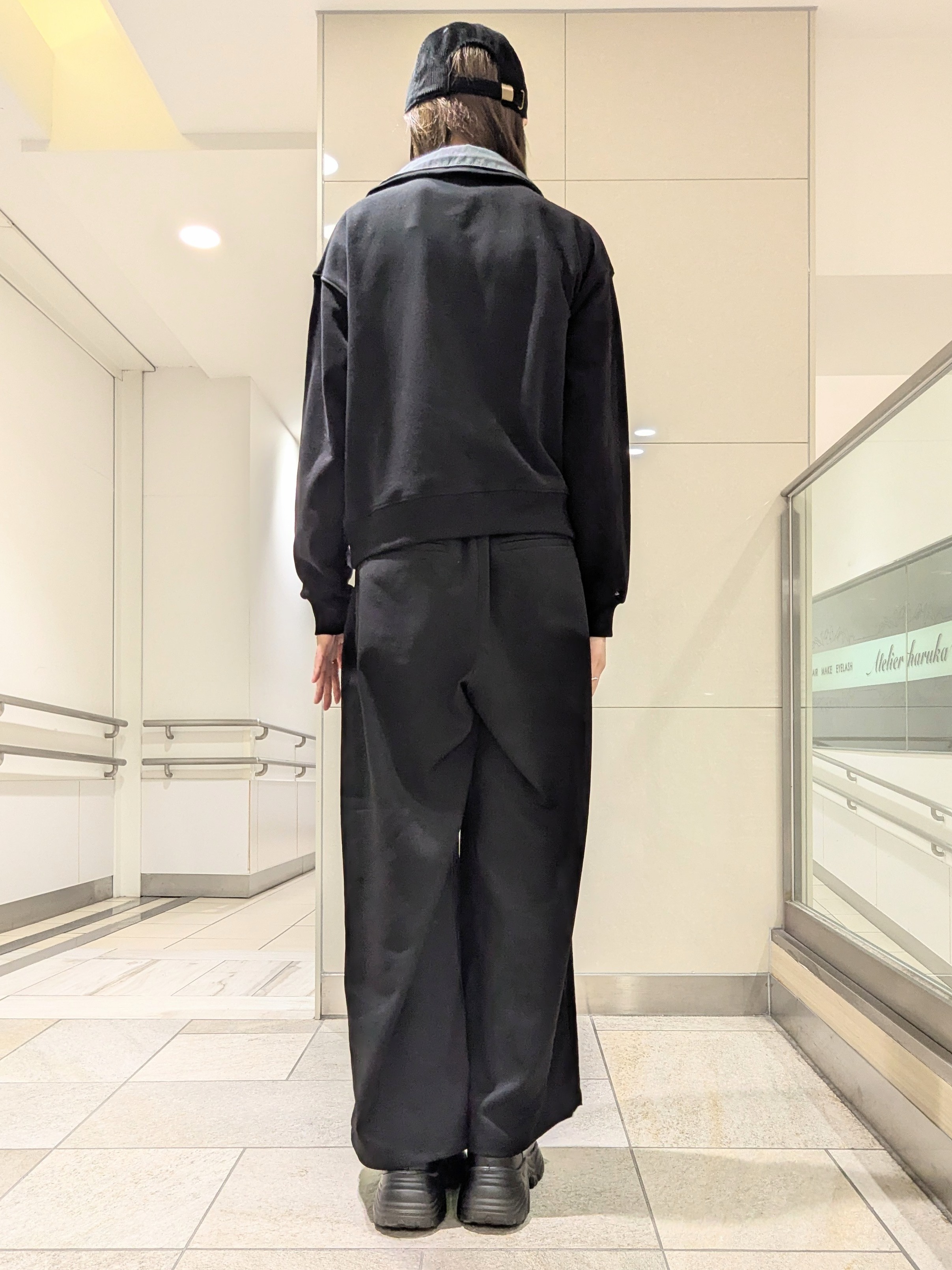 ぶちさんの「レイヤード風裏毛プルオーバー」を使ったコーディネート