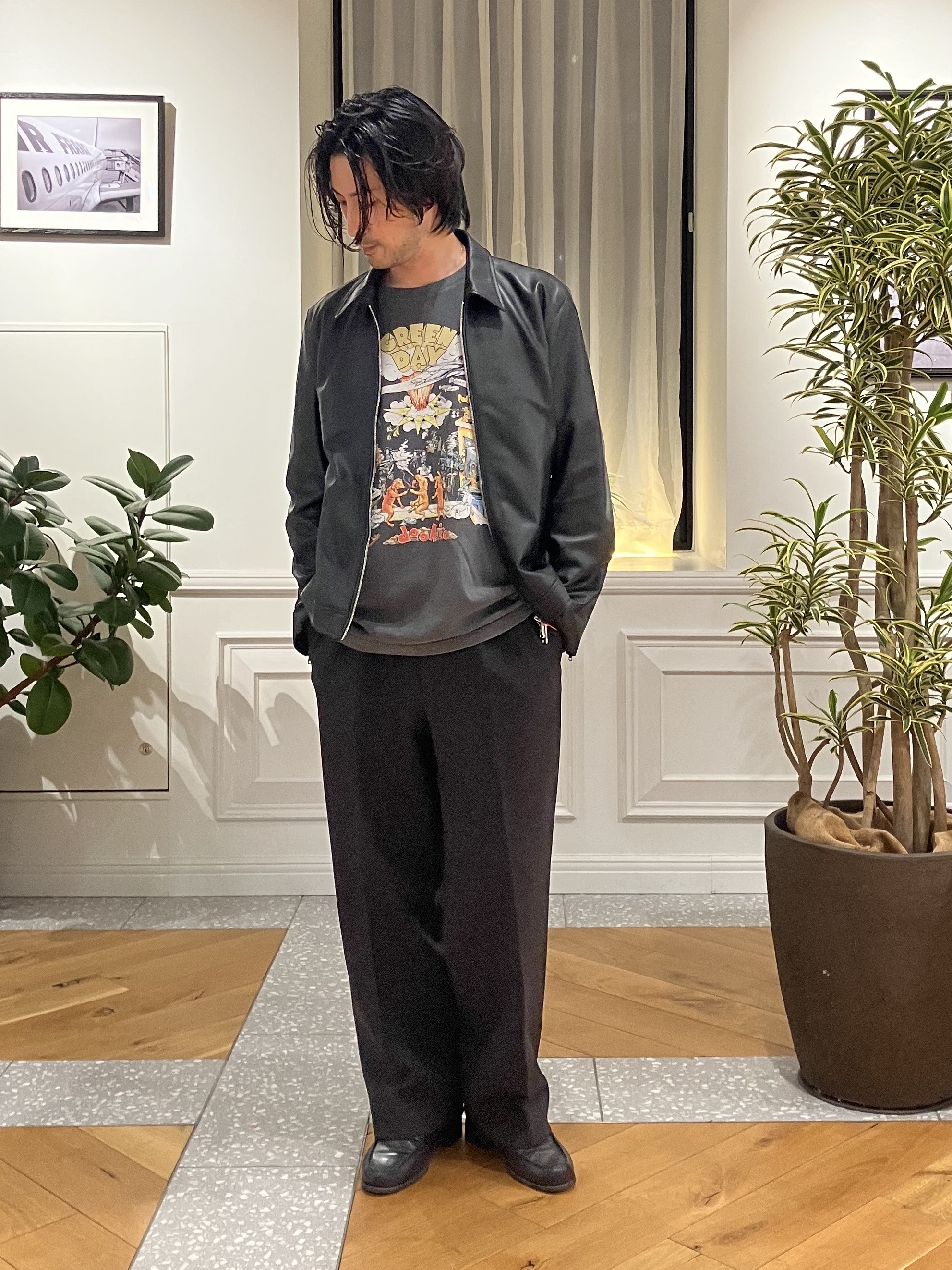 junyaさんの「DRESSTERIOR｜【本革/MonoMax10月号掲載】ラムレザー ハリントンジャケット」を使ったコーディネート