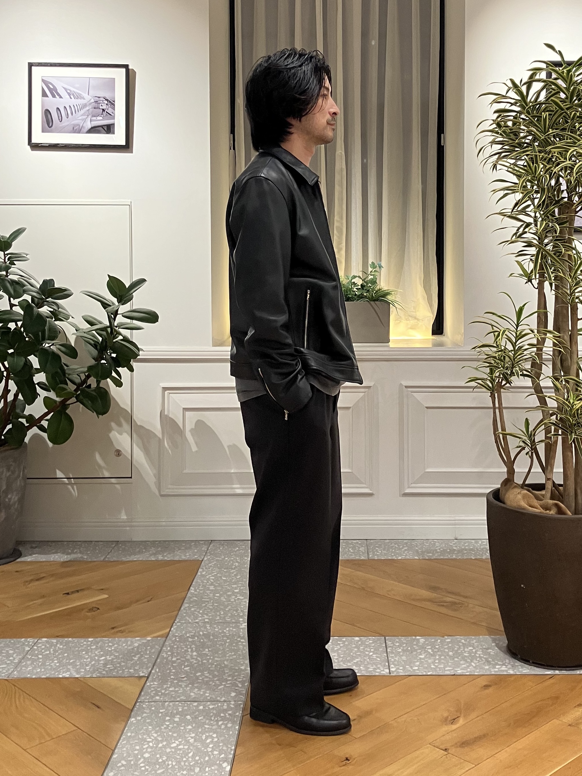 junyaさんの「DRESSTERIOR｜【本革/MonoMax10月号掲載】ラムレザー ハリントンジャケット」を使ったコーディネート