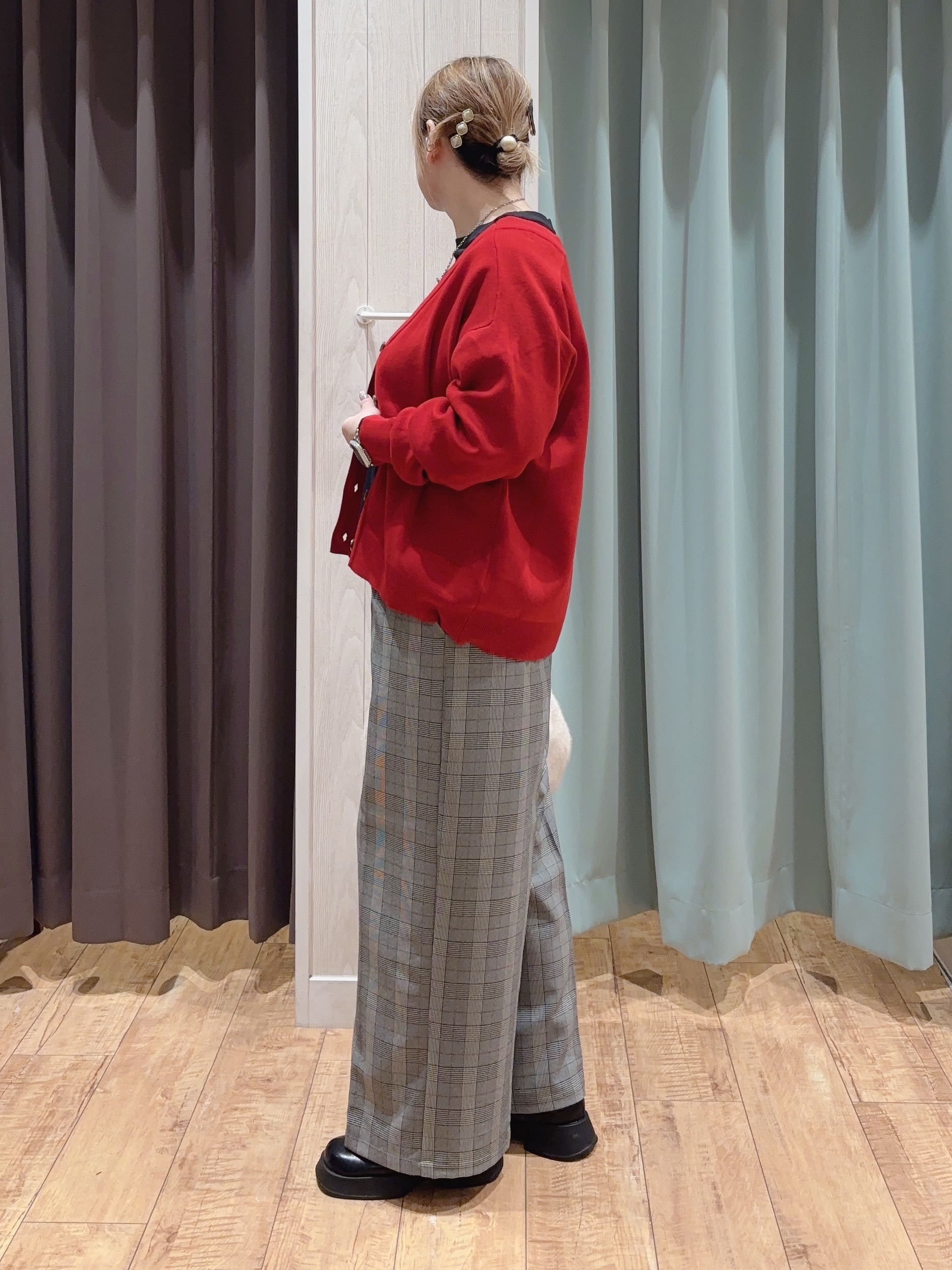 HANAさんの「SHOO･LA･RUE｜【毛玉になりにくい/S-LL/洗濯機可/体型カバー】Vネックゆったりカーディガン」を使ったコーディネート