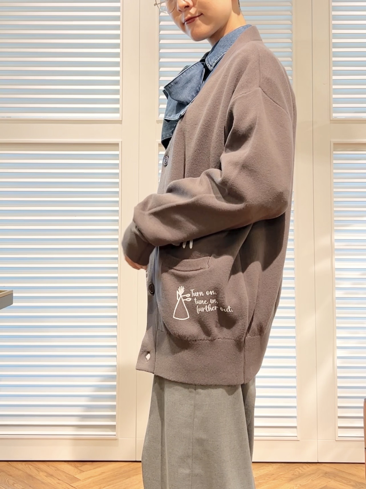 OCHIAIさんの「DRESSTERIOR｜【取り外し可能】2WAY ボウタイデニムシャツ」を使ったコーディネート