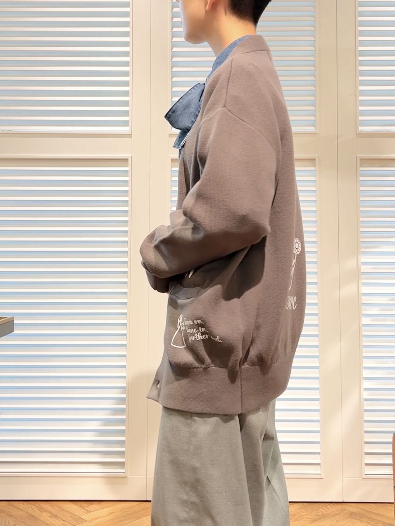 OCHIAIさんの「DRESSTERIOR｜【取り外し可能】2WAY ボウタイデニムシャツ」を使ったコーディネート