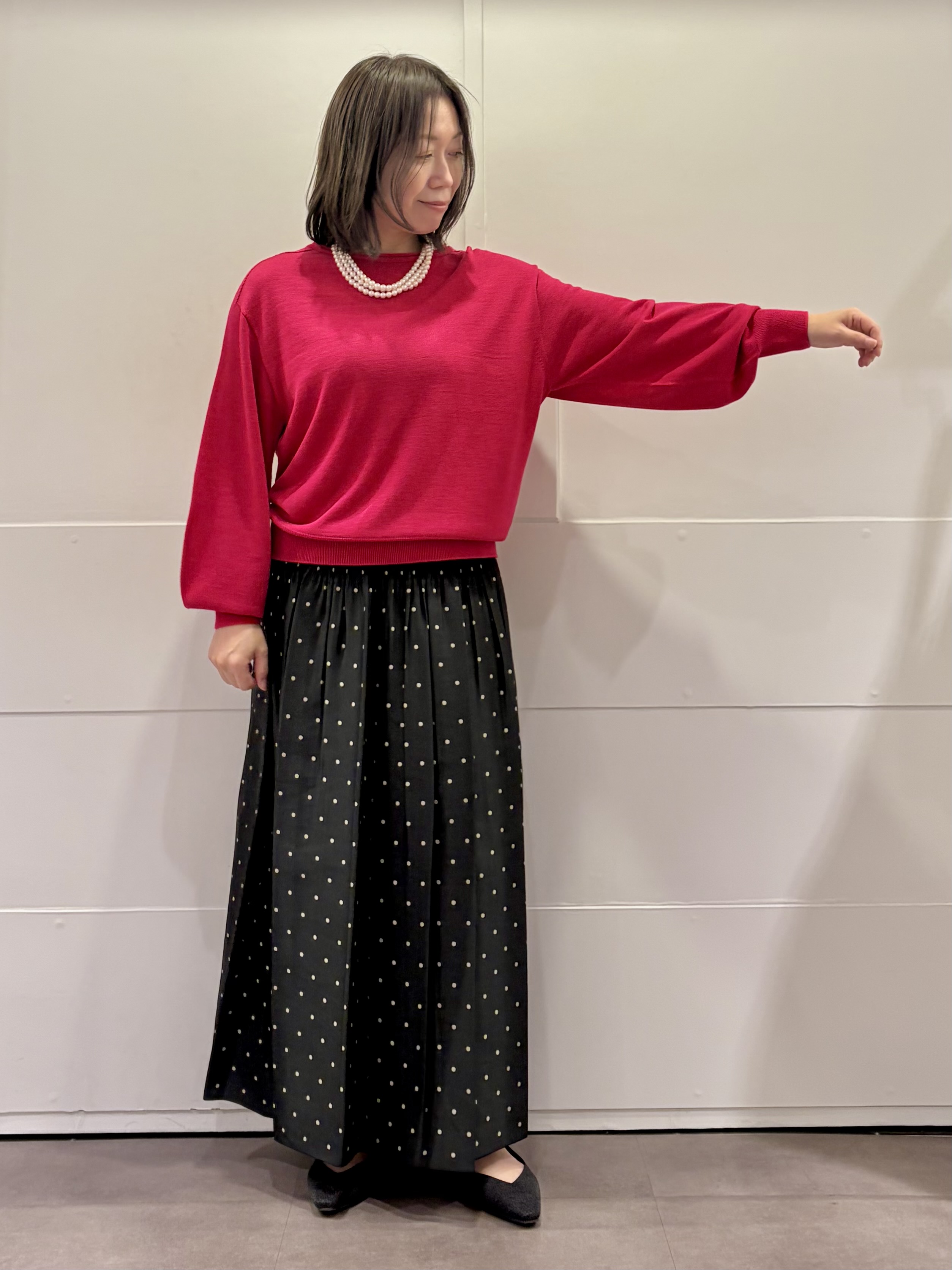 TOKOさんの「UNTITLED｜【大人の抜け感/8色展開】ボリュームスリーブニットプルオーバー」を使ったコーディネート