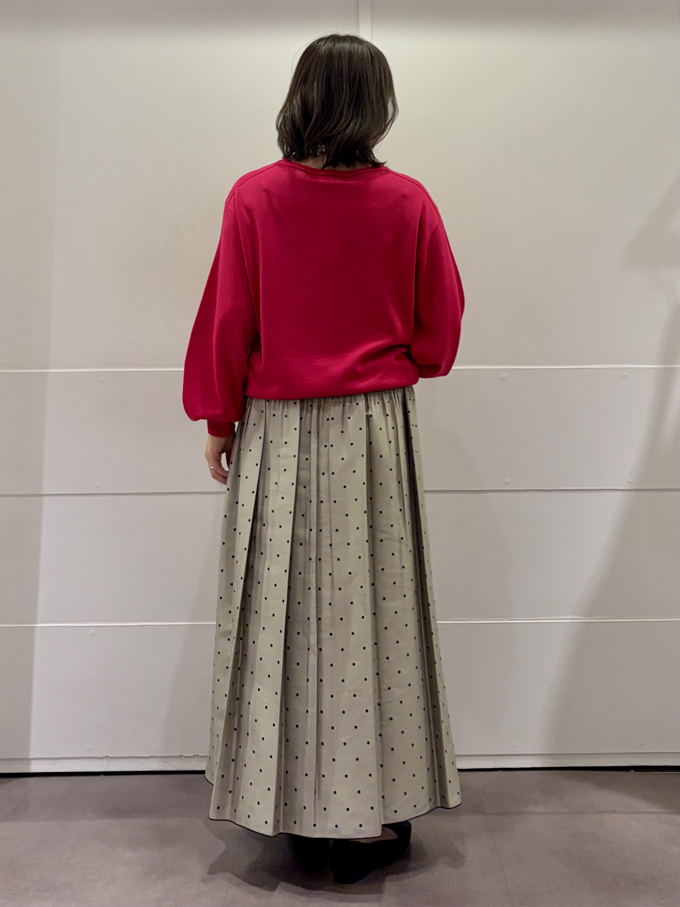 TOKOさんの「UNTITLED｜【大人の抜け感/8色展開】ボリュームスリーブニットプルオーバー」を使ったコーディネート