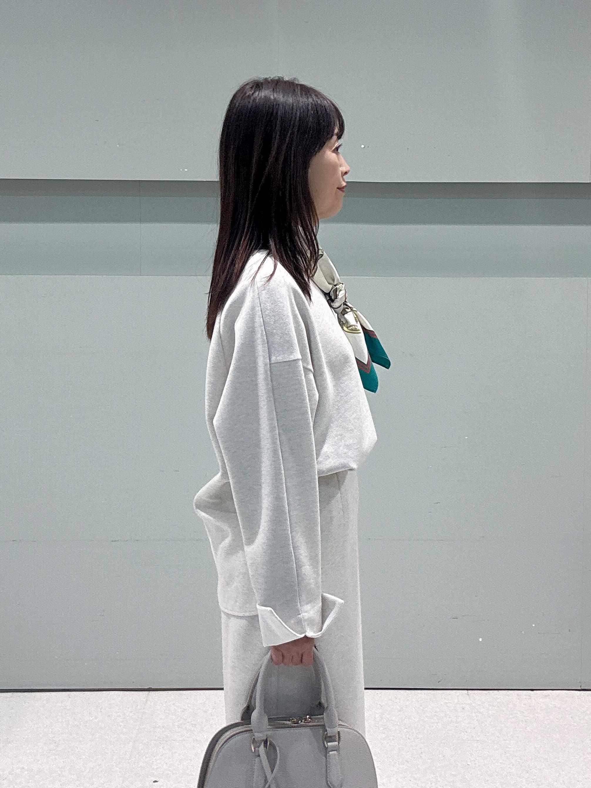 makiさんの「UNTITLED｜【セットアップ可/スウェットライク】袖口シャツドッキングプルオーバー」を使ったコーディネート