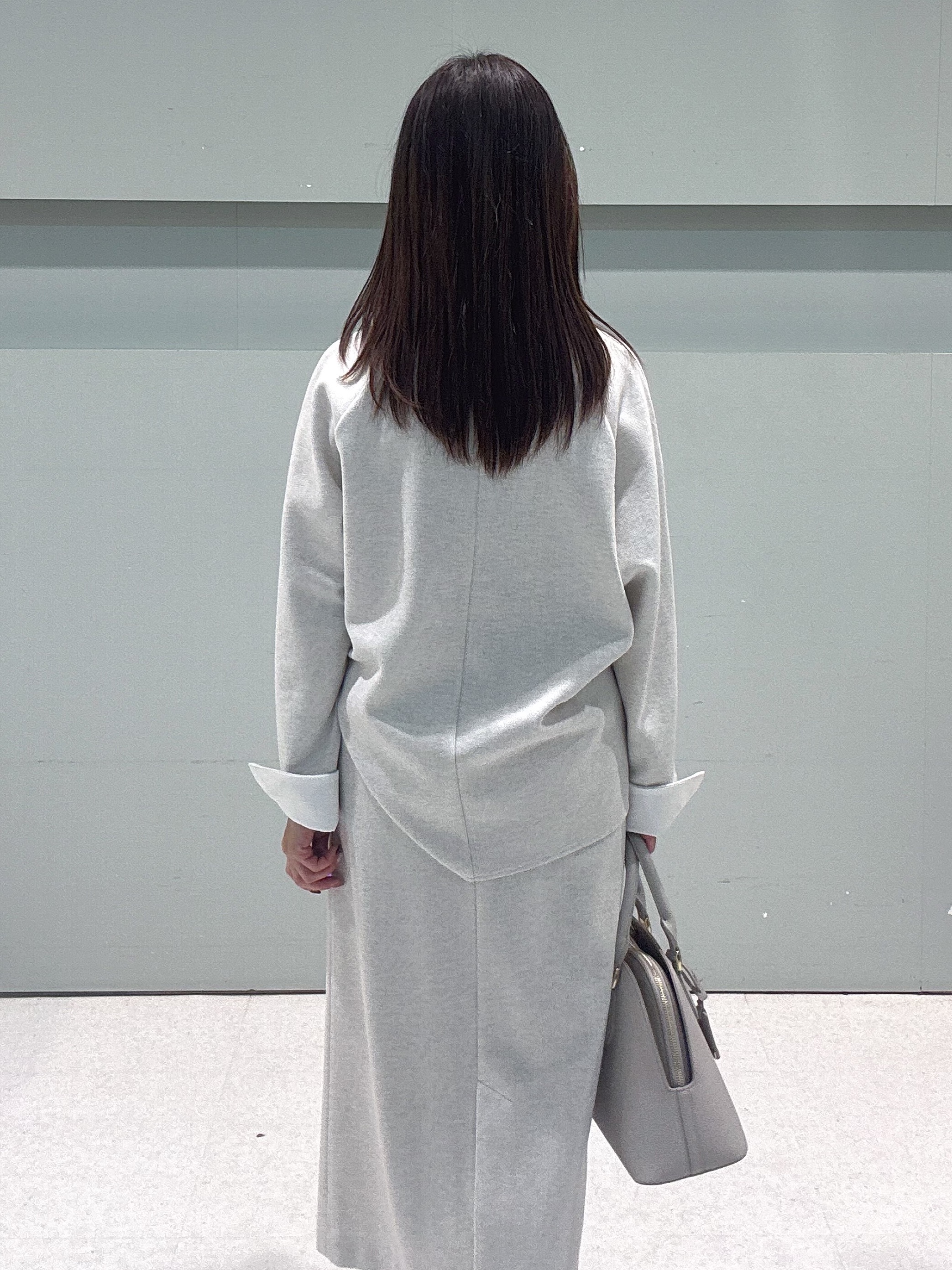 makiさんの「UNTITLED｜【セットアップ可/スウェットライク】袖口シャツドッキングプルオーバー」を使ったコーディネート