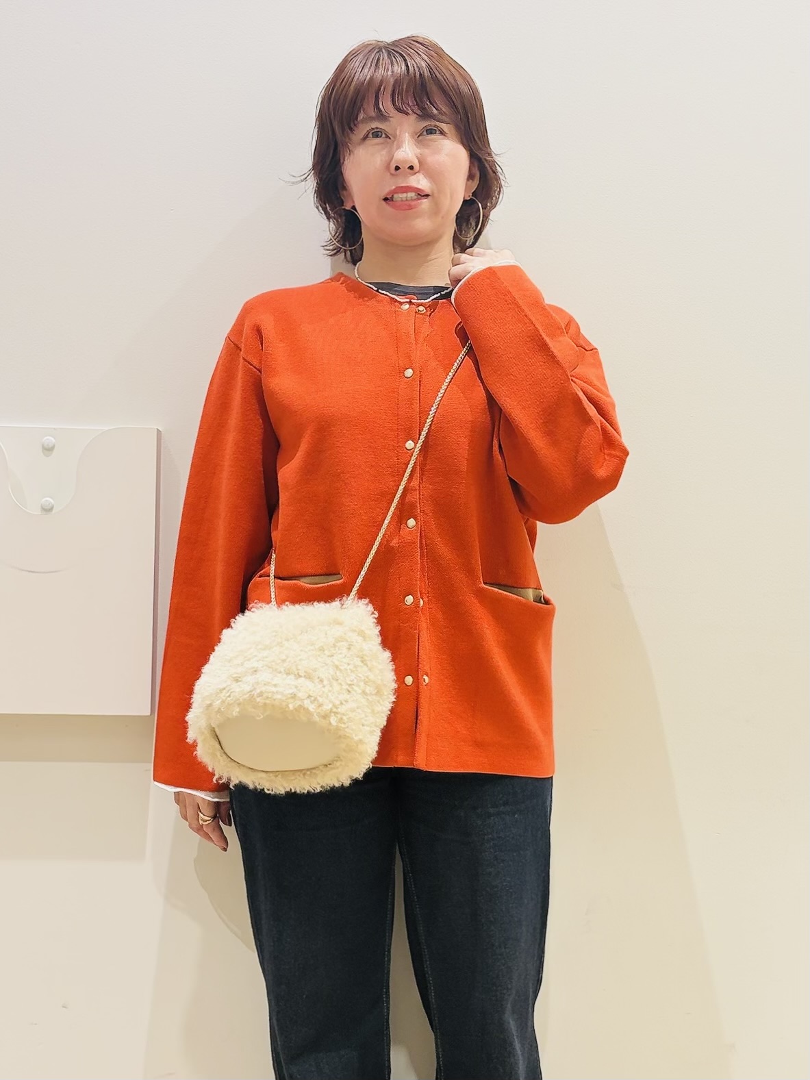 YUKOさんの「index｜スナップボタン 配色ニットカーディガン【洗濯機OK】」を使ったコーディネート